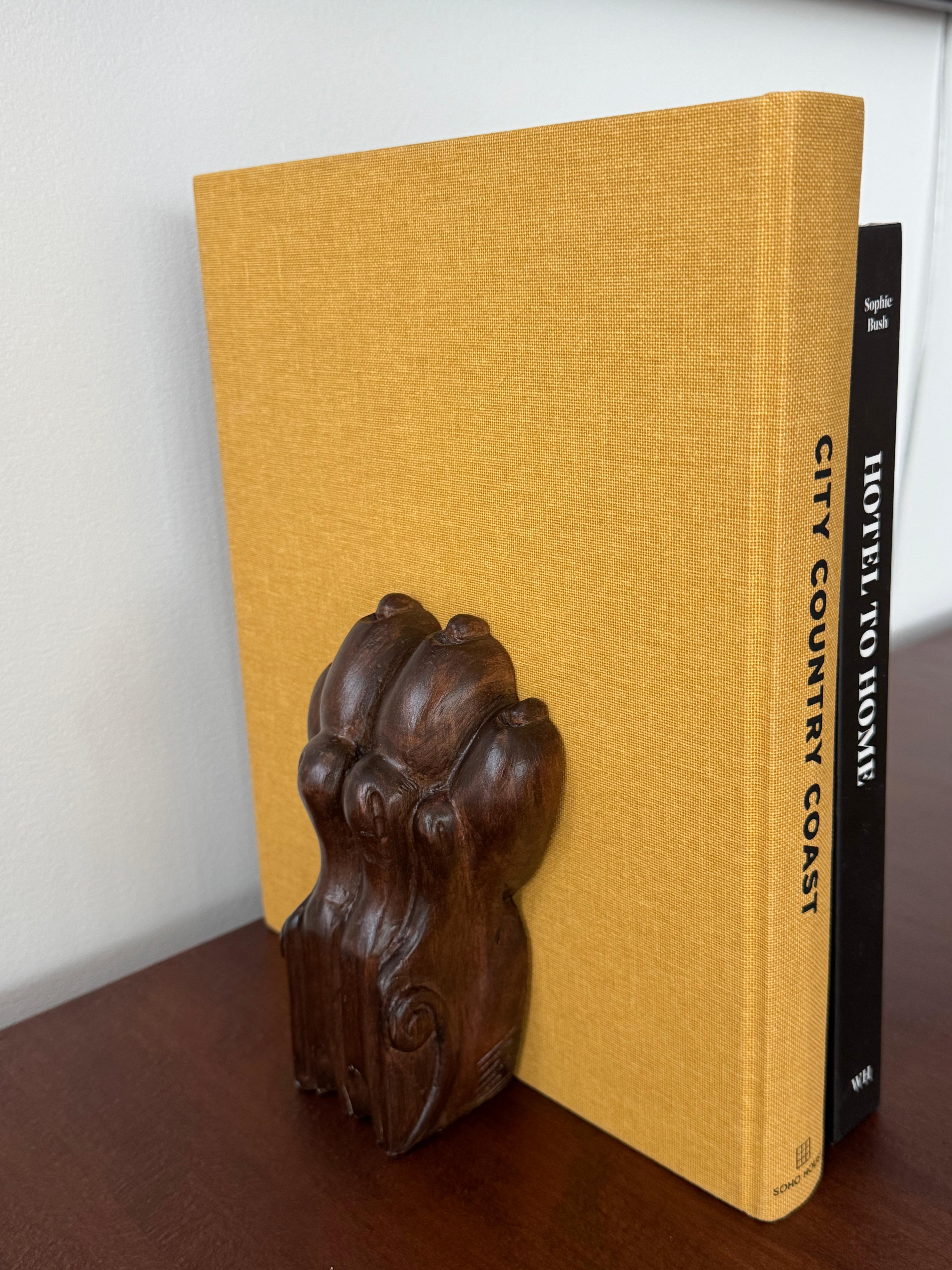 PAW I Moderner Buchhalter I Buchhalter aus Nussbaumholz Löwentatze im Angebot 10