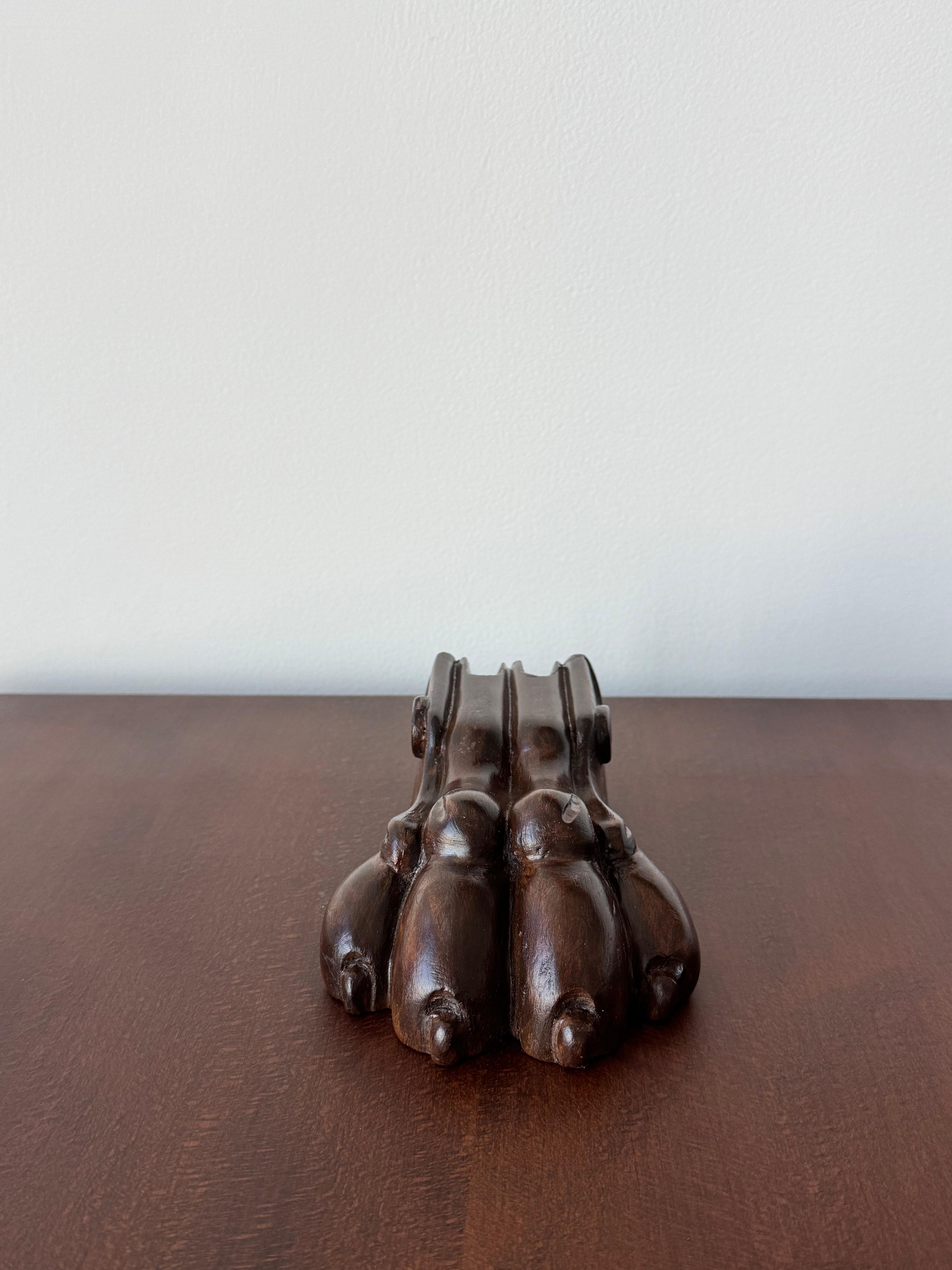 PAW I Moderner Buchhalter I Buchhalter aus Nussbaumholz Löwentatze im Zustand „Neu“ im Angebot in London, GB