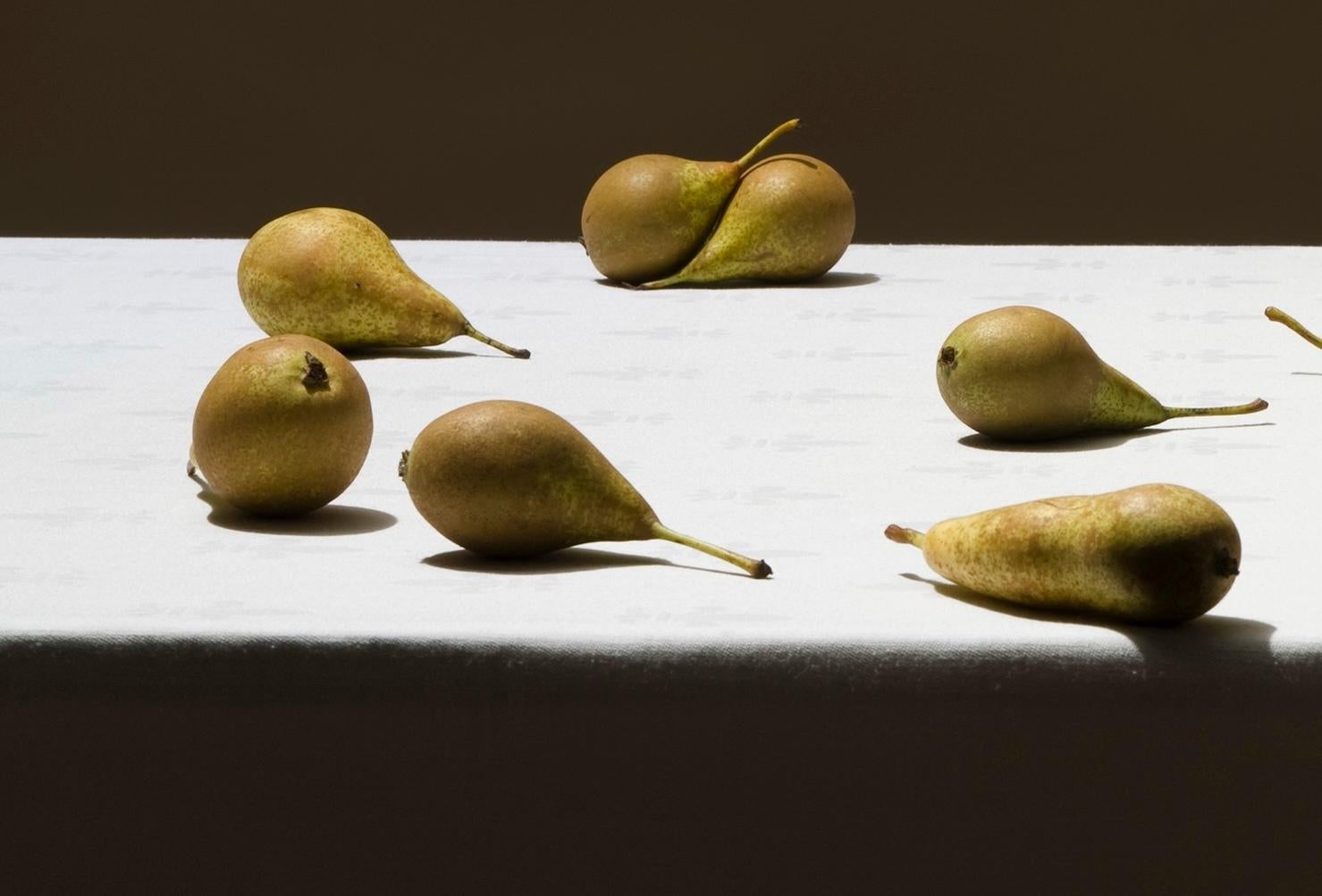 Untitled (#10-19) by Pawel Żak - Contemporary studio photography, pears, fruits For Sale 2