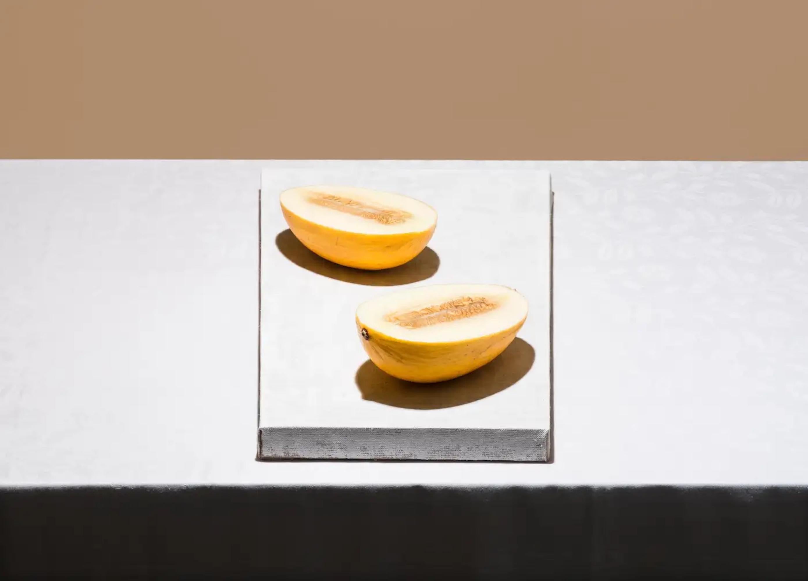 Senza titolo (#16-15) di Pawel Żak - Fotografia contemporanea in studio, melone, frutta