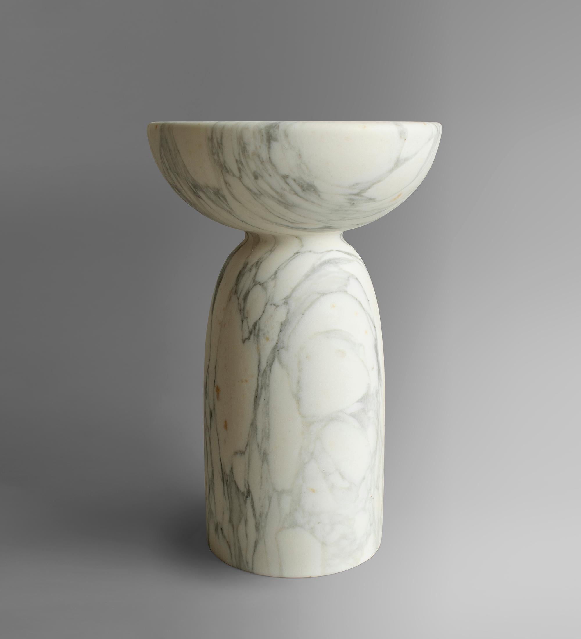 Pawn 2 Calacatta Marble Side Table & Stool by Etamorph
Dimensions: Ø 30 x H 40 cm.
Materials: Calacatta Marble.

Available in different stone options. Also available in different shapes. Please contact us. 

ETAMORPH is a NYC-based design boutique