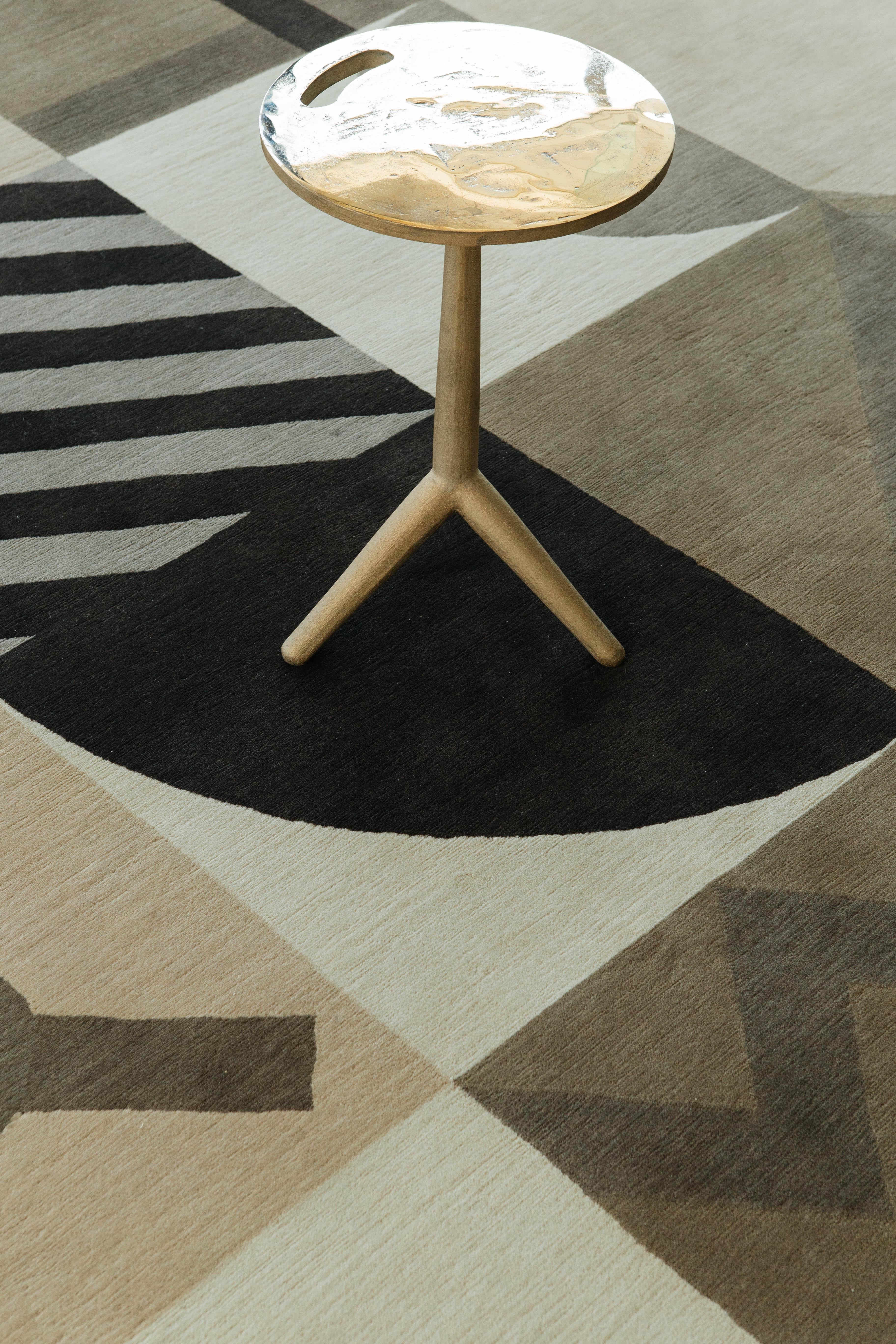 'Pazzo' is an interpretation of an Italian Bauhaus pattern. Sensuous, honest, and crazy in the best possible way. Handwoven of luxurious wool.

The Baci collection by Form Design Studio.


Rug number: 28384
Size: 9'1