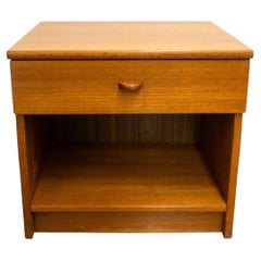 Comodino danese Mid Century Mobler di PBJ