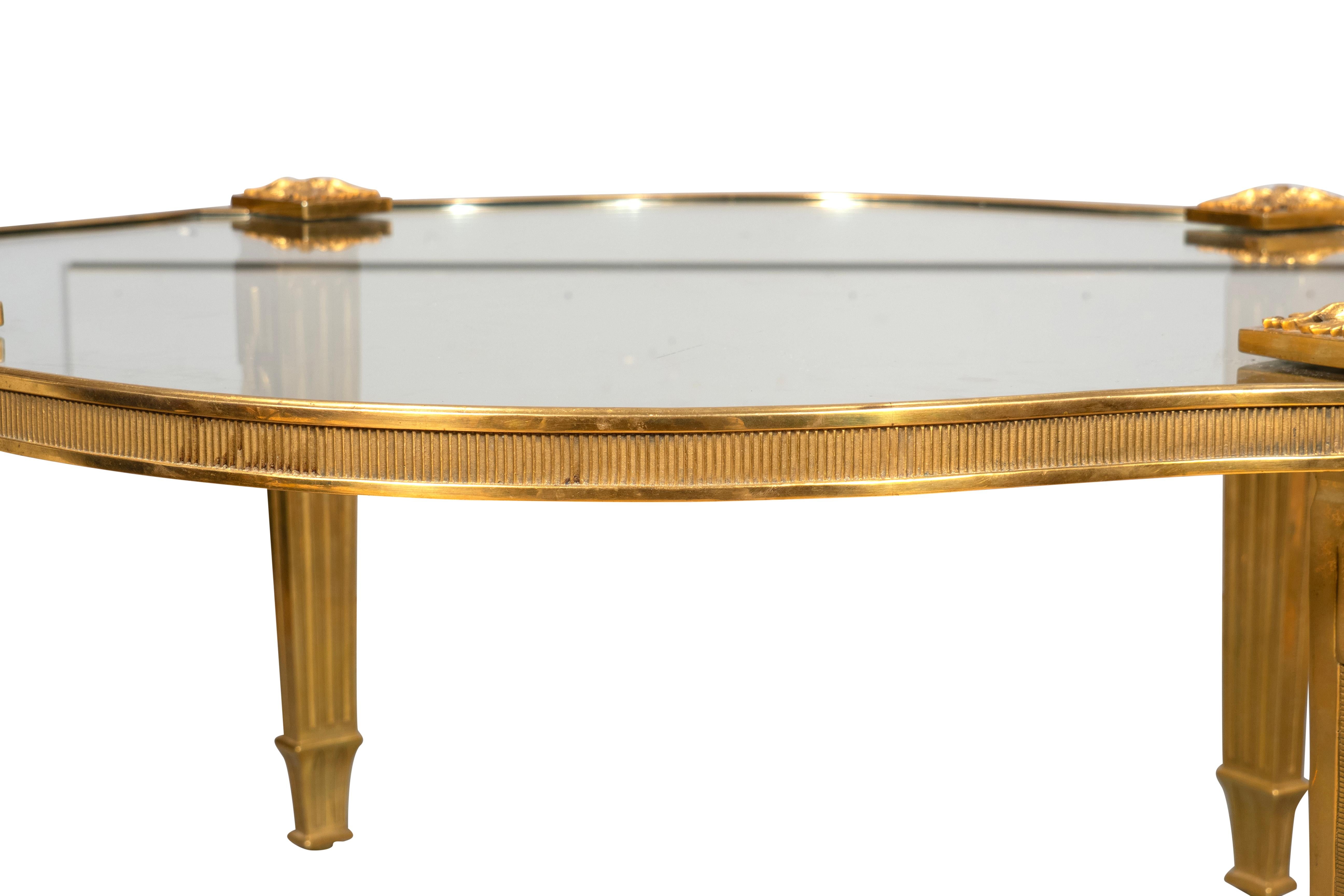Table basse P.E Guerin en bronze et verre en vente 1