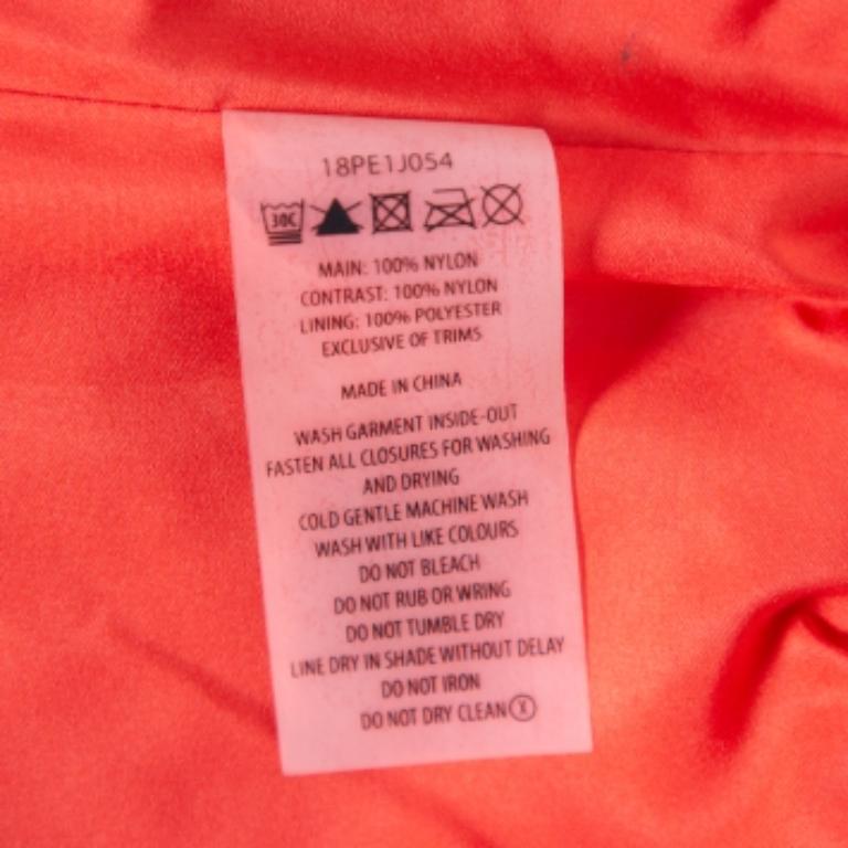 P.E. A. M. Giacca Bomber sintetica perforata arancione In condizioni ottime in vendita a Dubai, Al Qouz 2