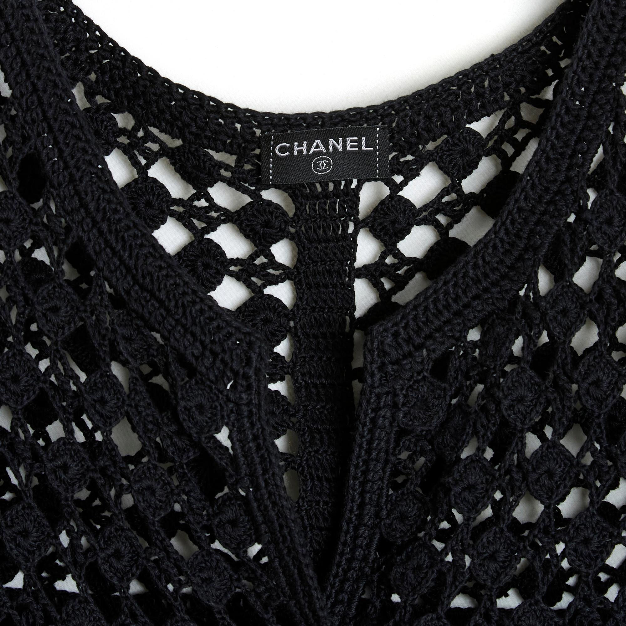 PE2006 Chanel Strickjacke US10 Schwarz Baumwolle gehäkelte Strickjacke F/S 2006 im Angebot 1
