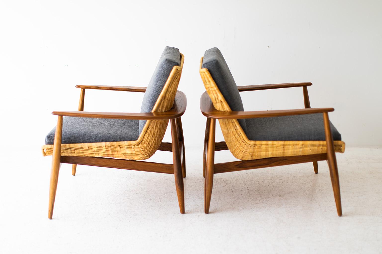 American Peabody Wicker Chairs, Modern Wicker Chairs, Teak and Thick Weave  For Sale