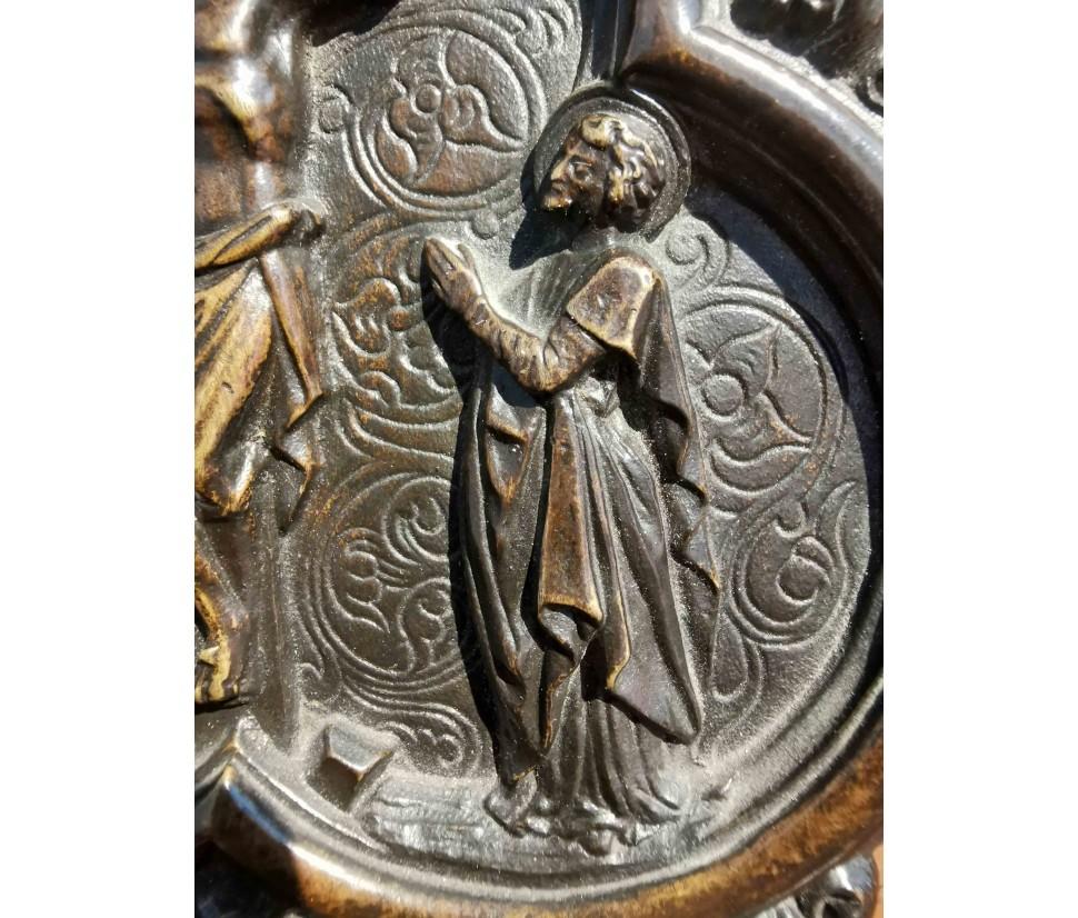 Peace Depicting the Crucifixion in Dark Patina Bronze 18th Century In Excellent Condition For Sale In Milan, IT