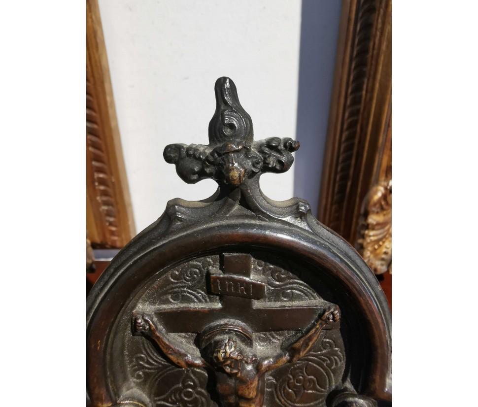 Peace Depicting the Crucifixion in Dark Patina Bronze 18th Century For Sale 2