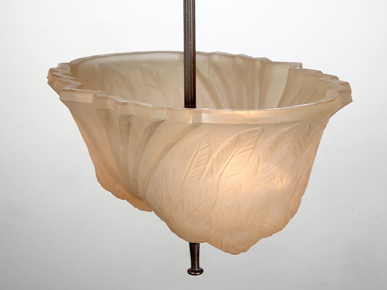 Peach Art Deco Glass Pendent In Good Condition In Peekskill, NY