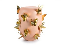 Pfirsich Farbe Keramik Vase handgefertigt 24kt Gold Schmetterling Skulpturen in Italien gemacht