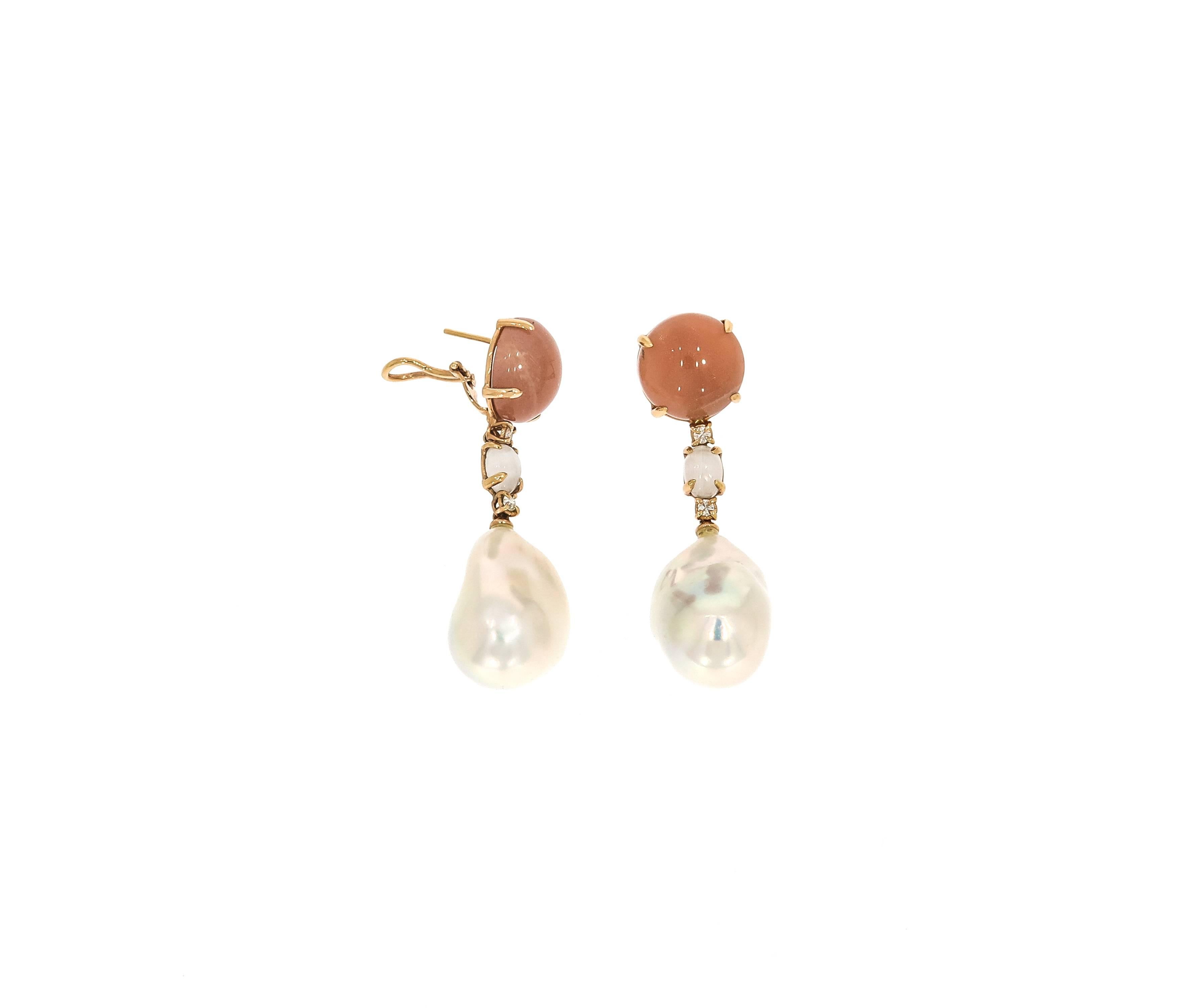 Peach Moonstone and Pearl Drop Earrings In New Condition In Greenwich, CT