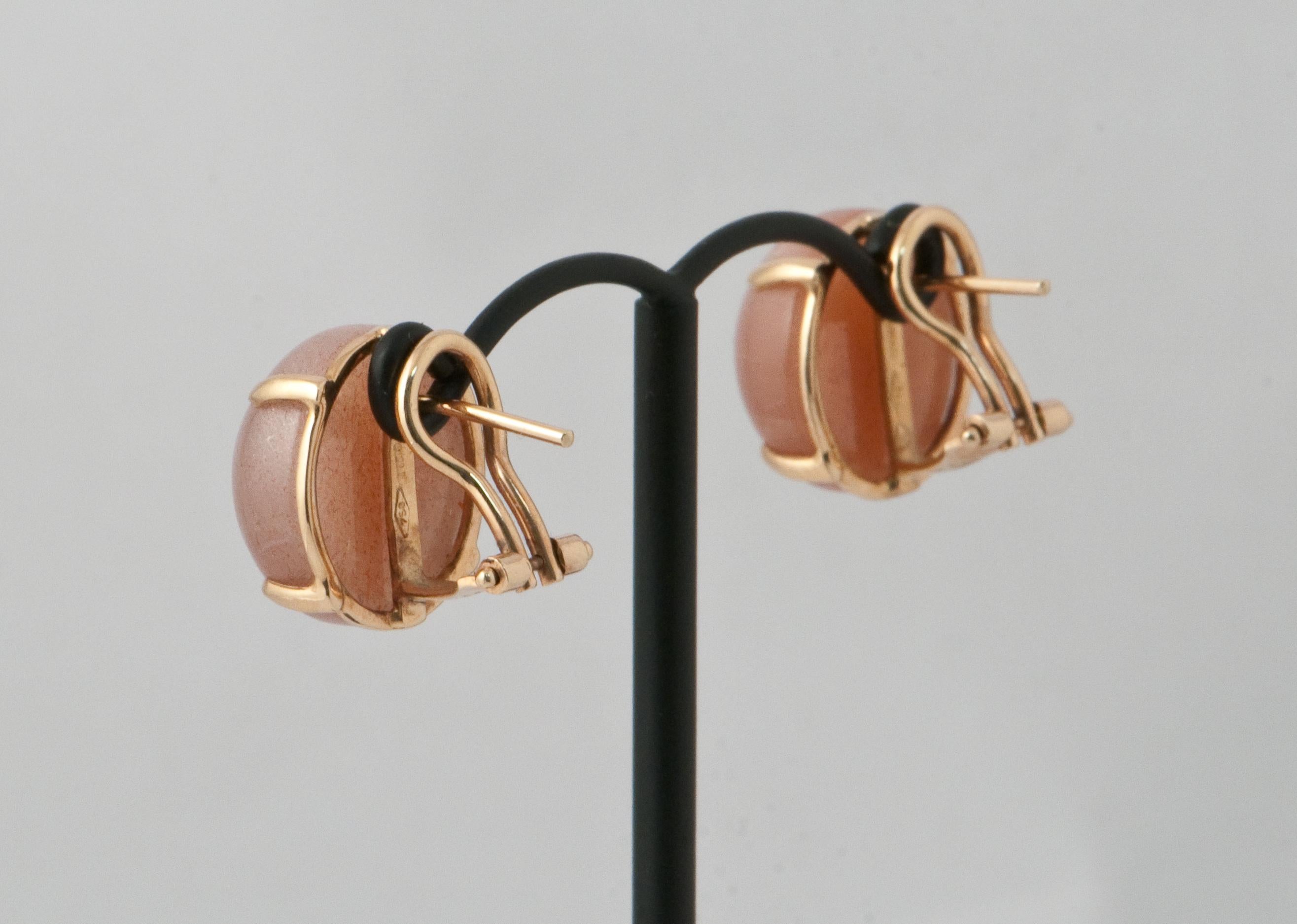 Women's Peach Moonstone Shape Round on Rose Gold Stud Earring