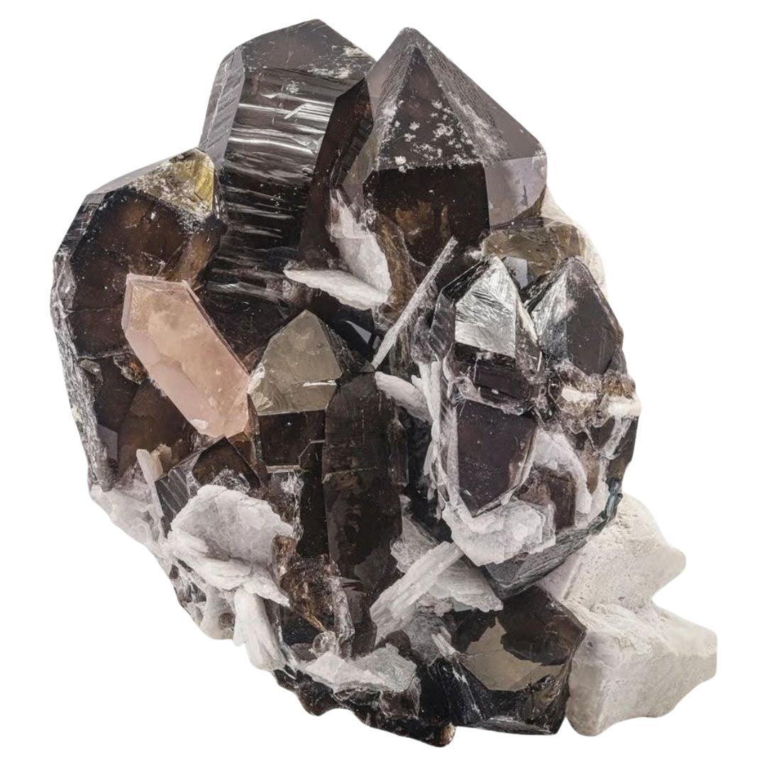 Cristallo tabulare di morganite color pesca su quarzo fumé con albite dall'Afghanistan