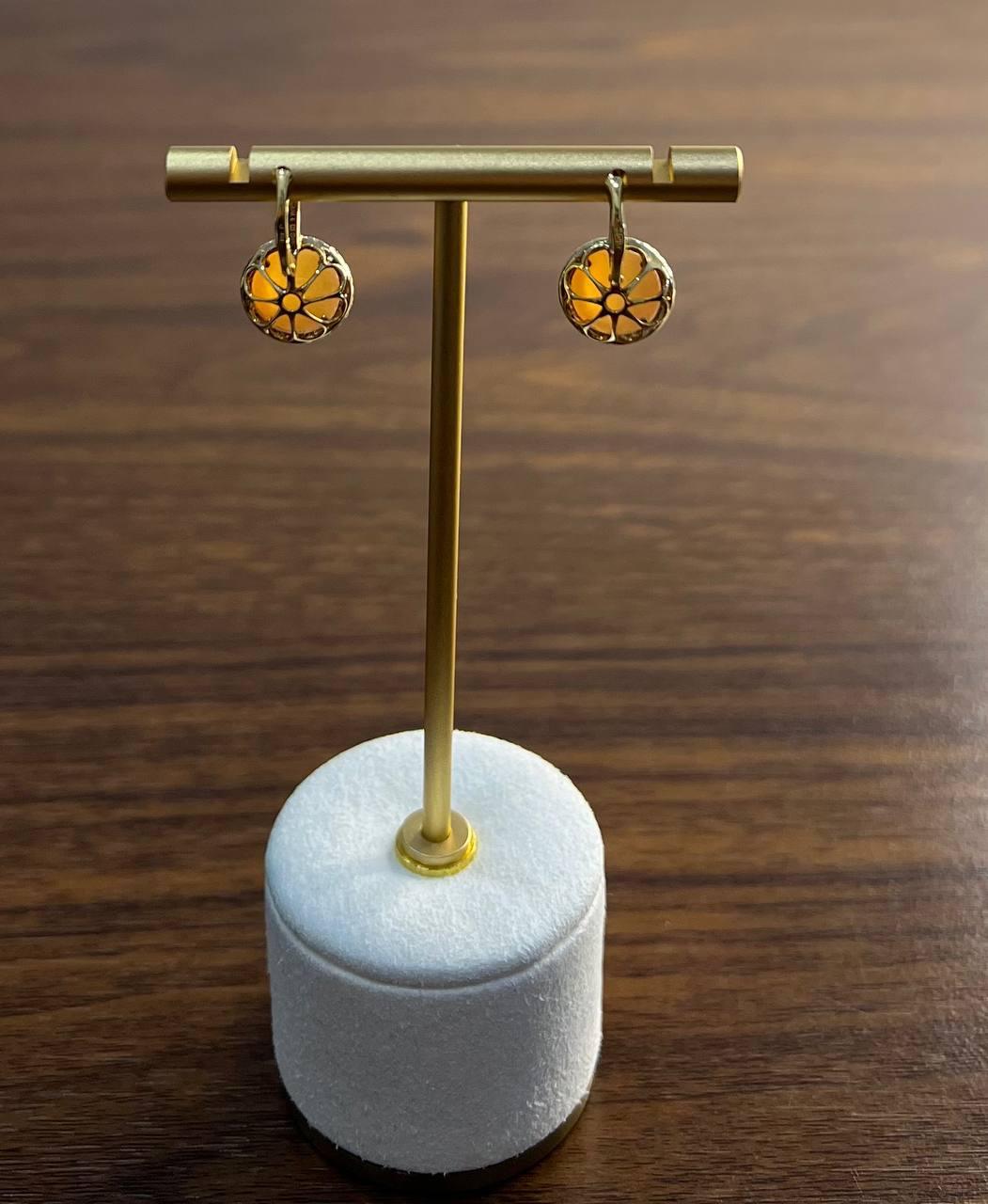 Pendientes de gota de oro amarillo de 14 quilates con halo de diamantes de piedra lunar naranja melocotón en venta 1