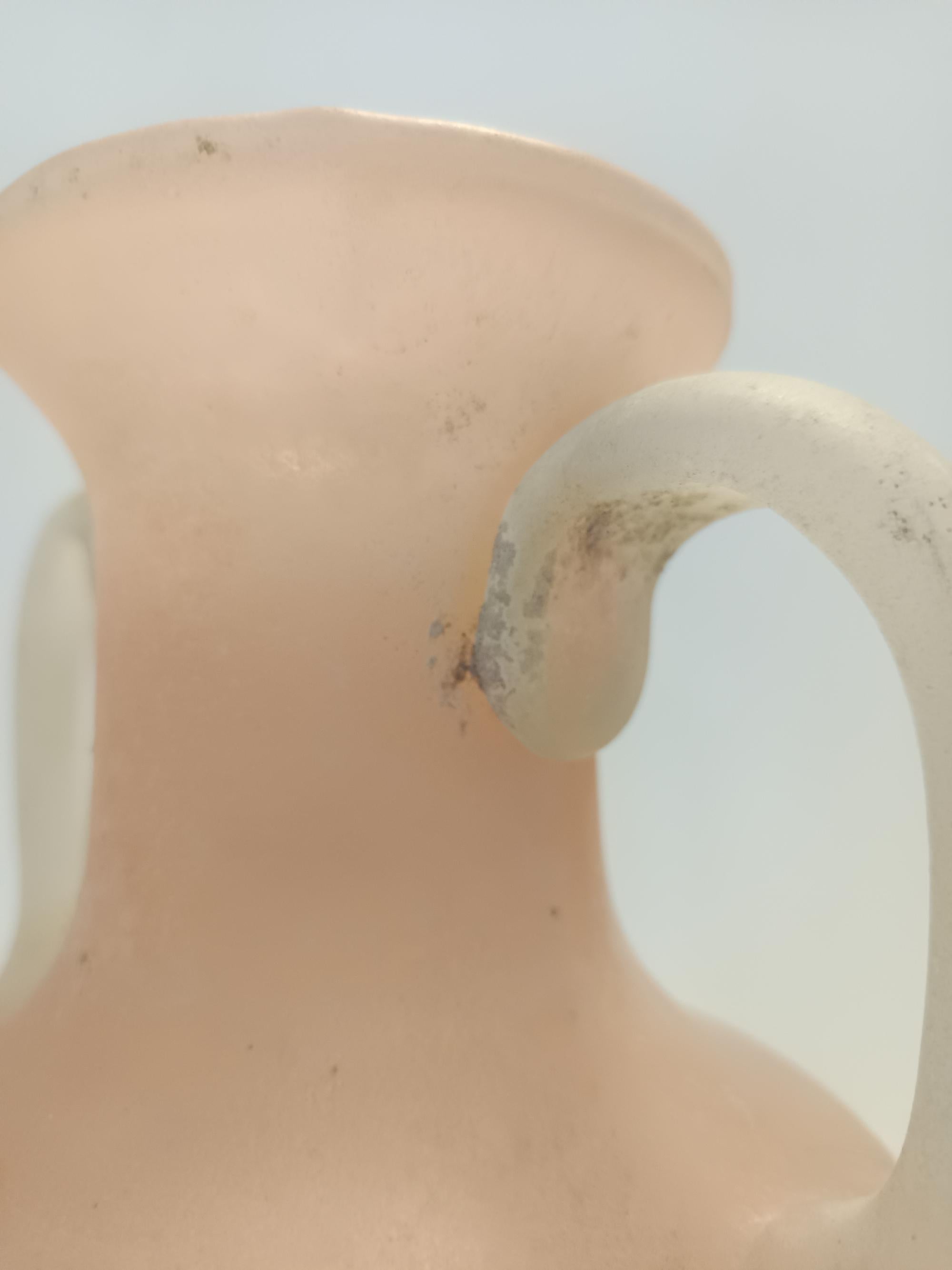Vaso ad anfora in vetro Scavo rosa pesca e bianco, attribuito a Seguso, Italia in vendita 4