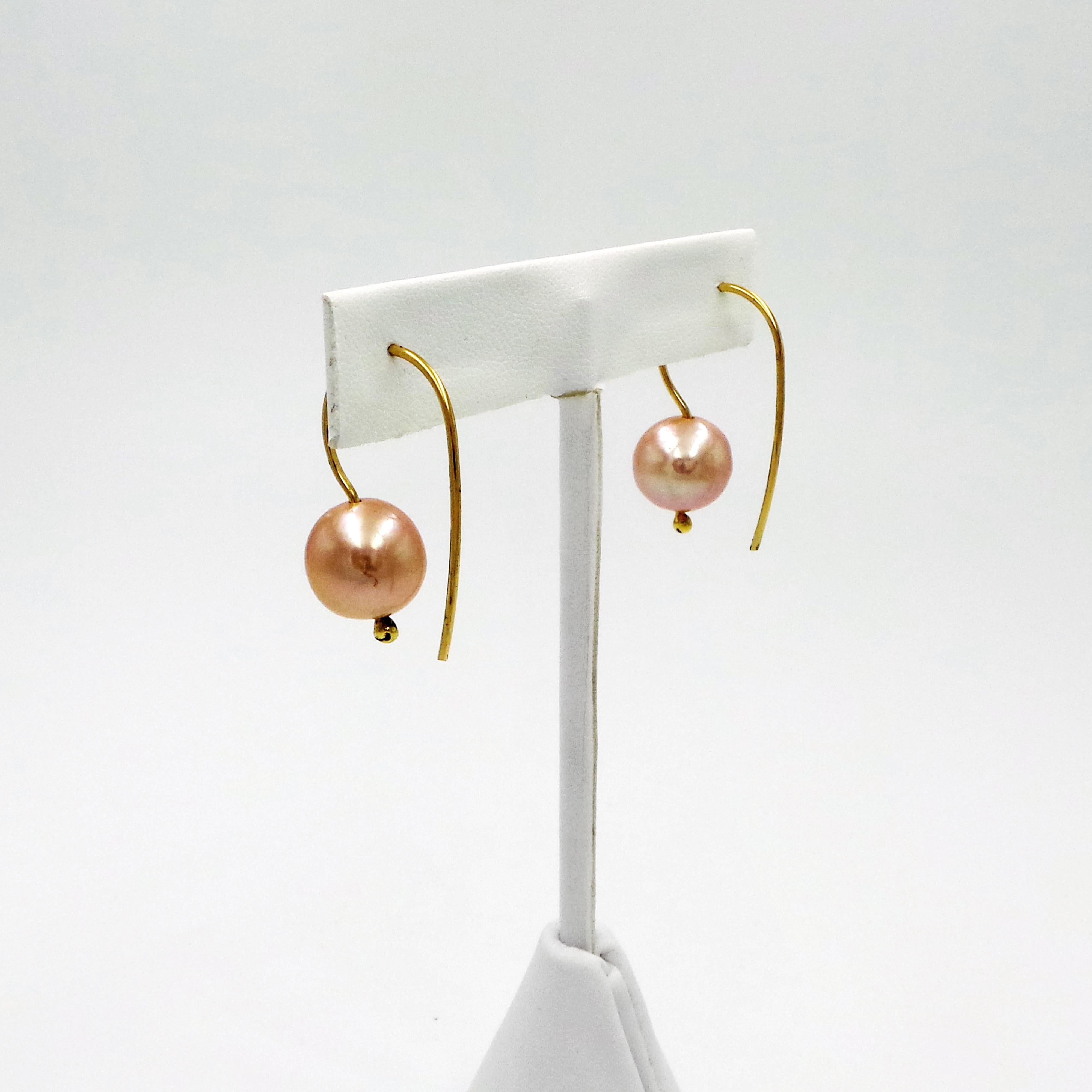 Contemporary Peach Pink Freshwater Pearl Gold Drop Earrings For Sale