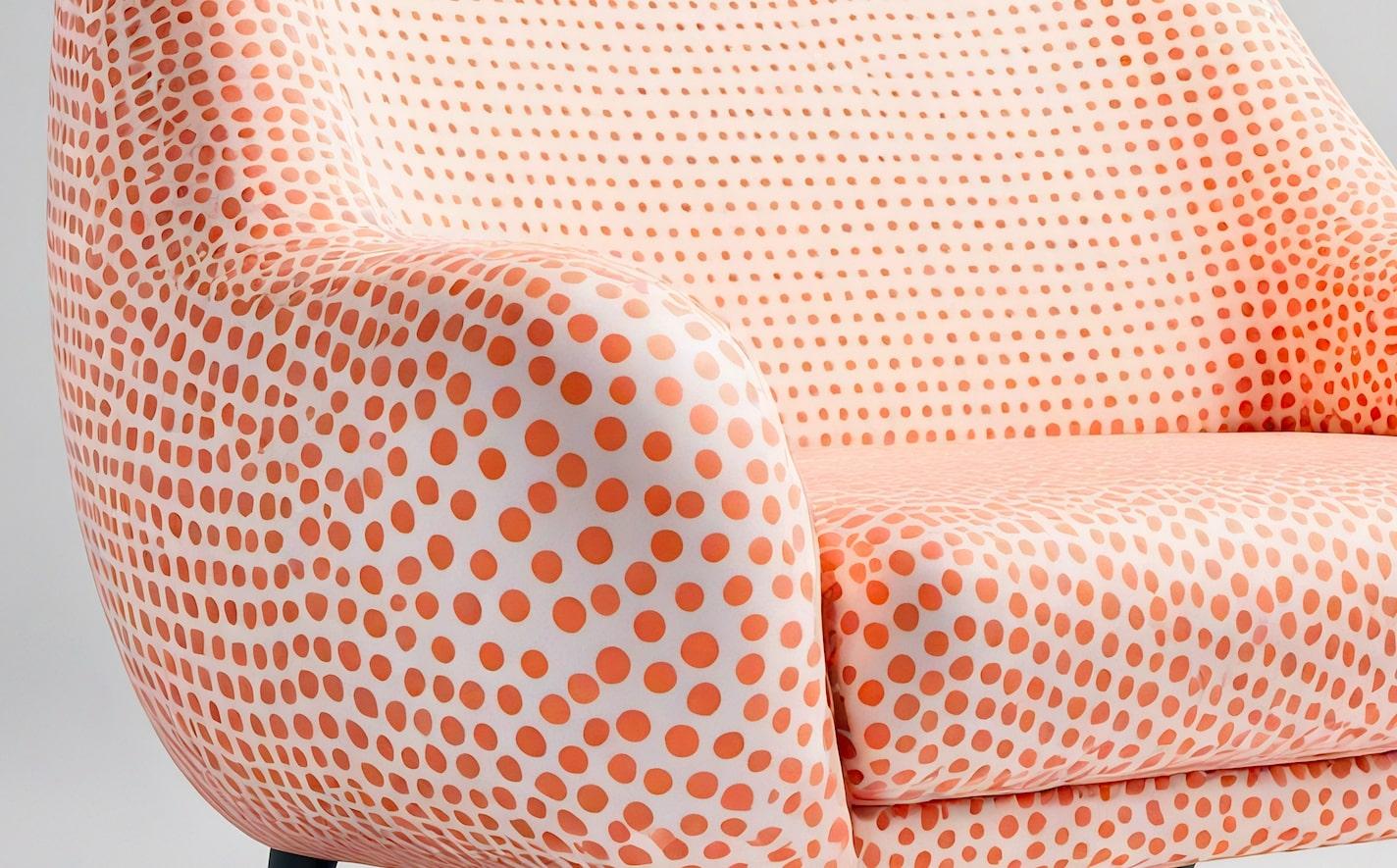 Sessel Pfirsich Polkadot (Indisch) im Angebot