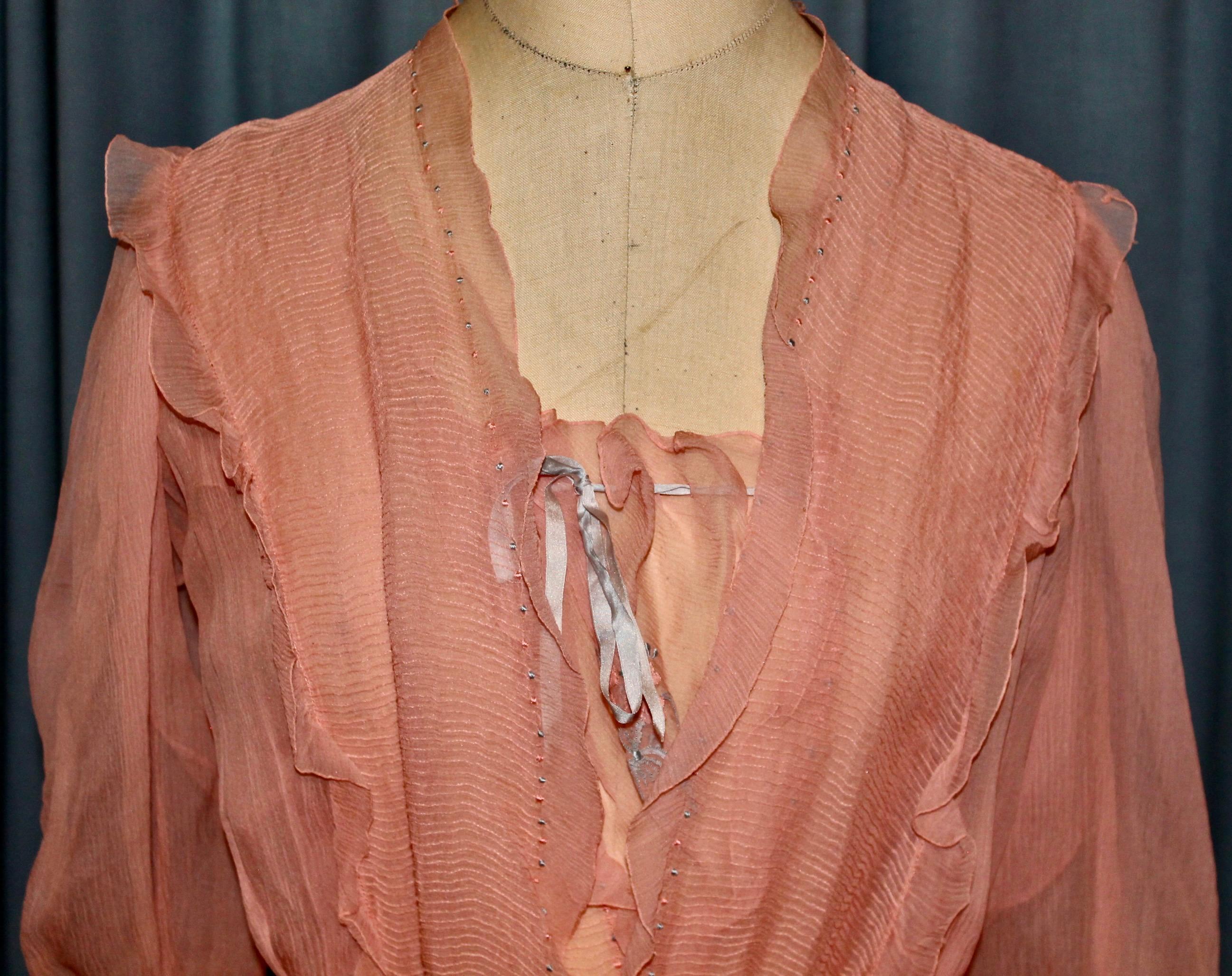 Peach Silk Chiffon Lingerie Ensemble In Excellent Condition For Sale In Sharon, CT