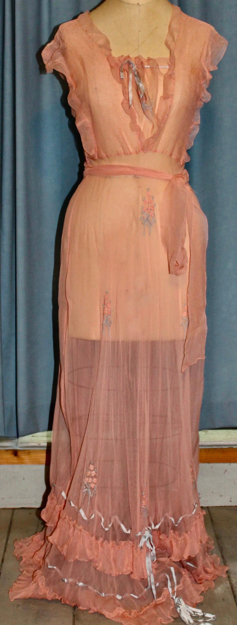Peach Silk Chiffon Lingerie Ensemble For Sale 3