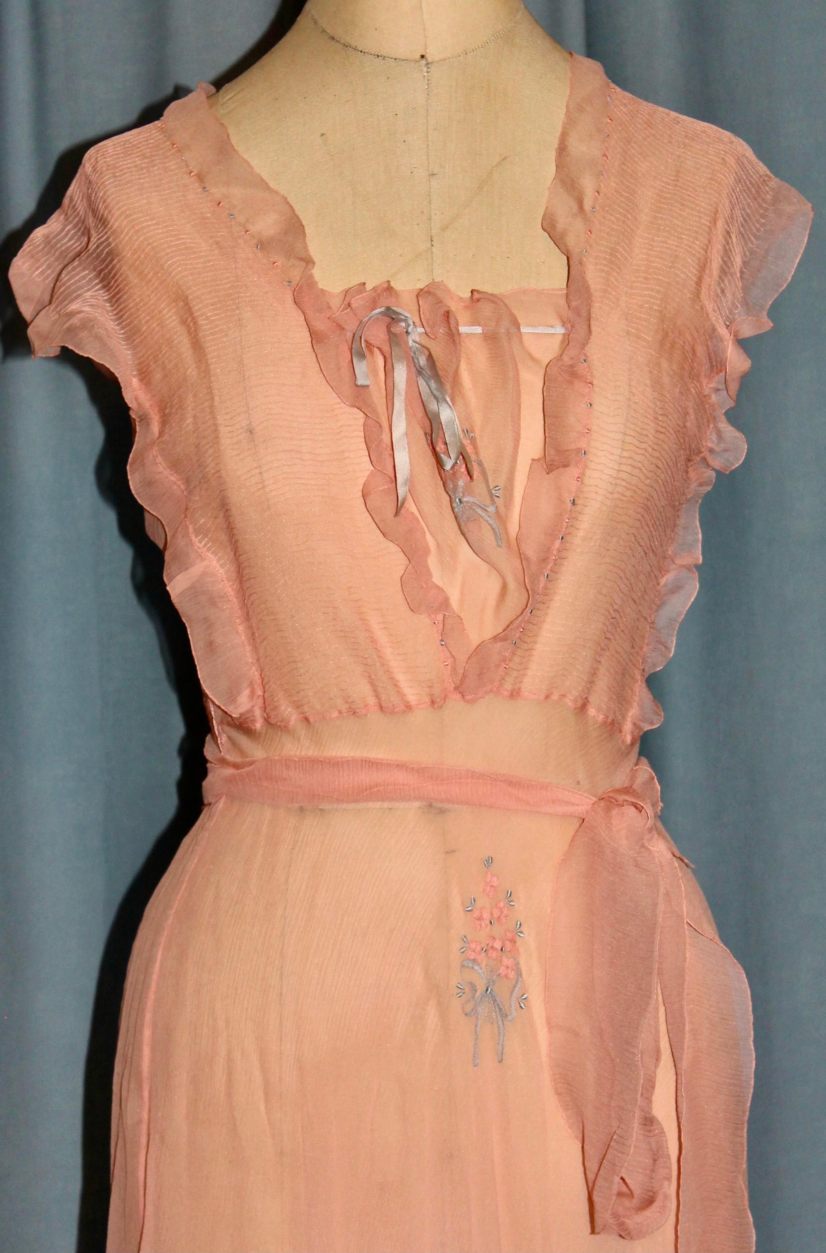 Peach Silk Chiffon Lingerie Ensemble For Sale 4