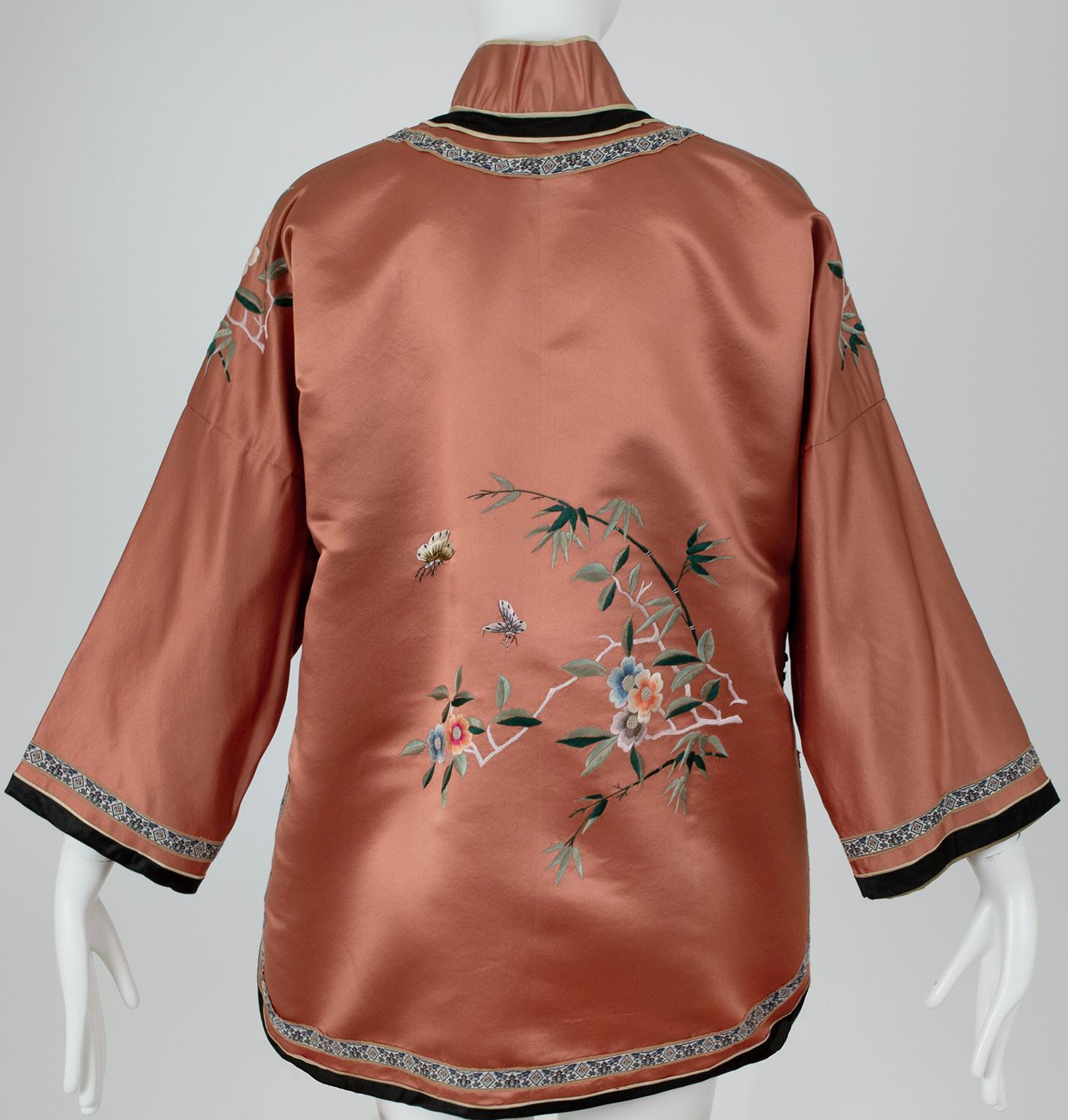Peach Silk Blossom Butterfly Embroidered Cheongsam Tang Hanfu Jacket – M, 1950s In Good Condition For Sale In Tucson, AZ