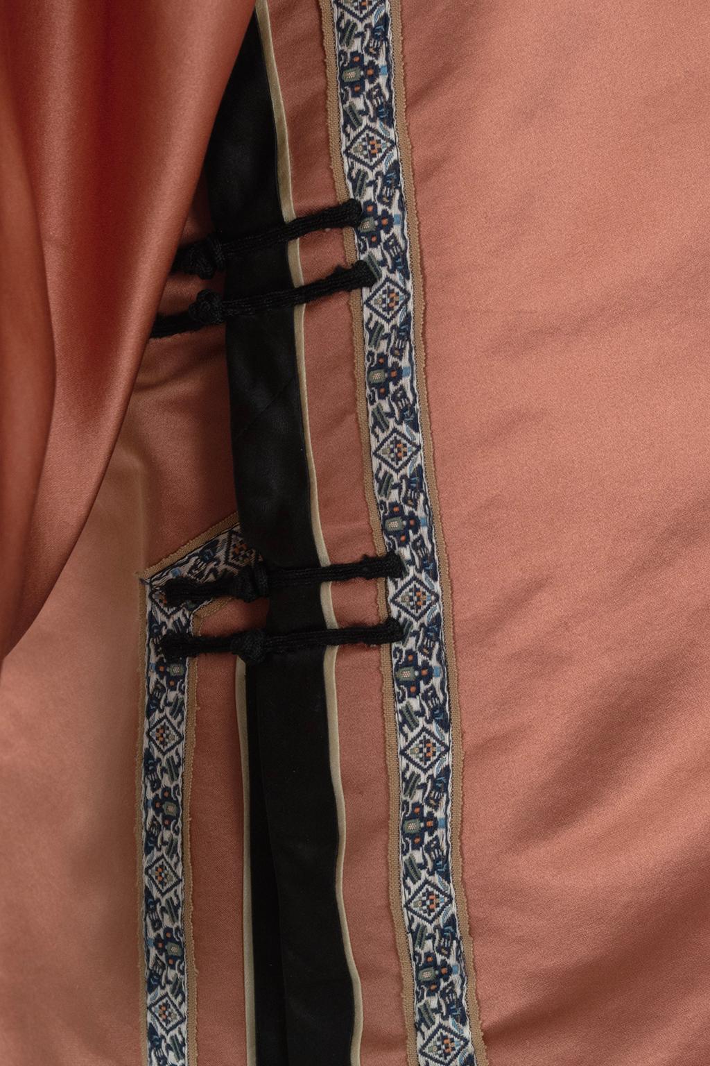 Peach Silk Blossom Butterfly Embroidered Cheongsam Tang Hanfu Jacket – M, 1950s For Sale 2