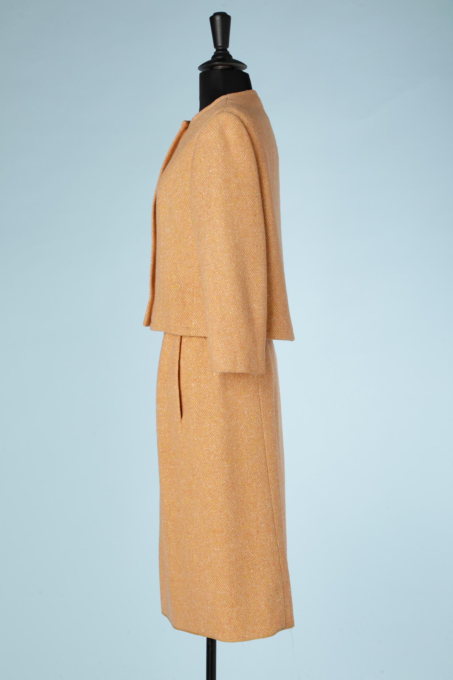 Pfirsichfarbener Tweed-Rockanzug von Balenciaga  im Zustand „Hervorragend“ im Angebot in Saint-Ouen-Sur-Seine, FR
