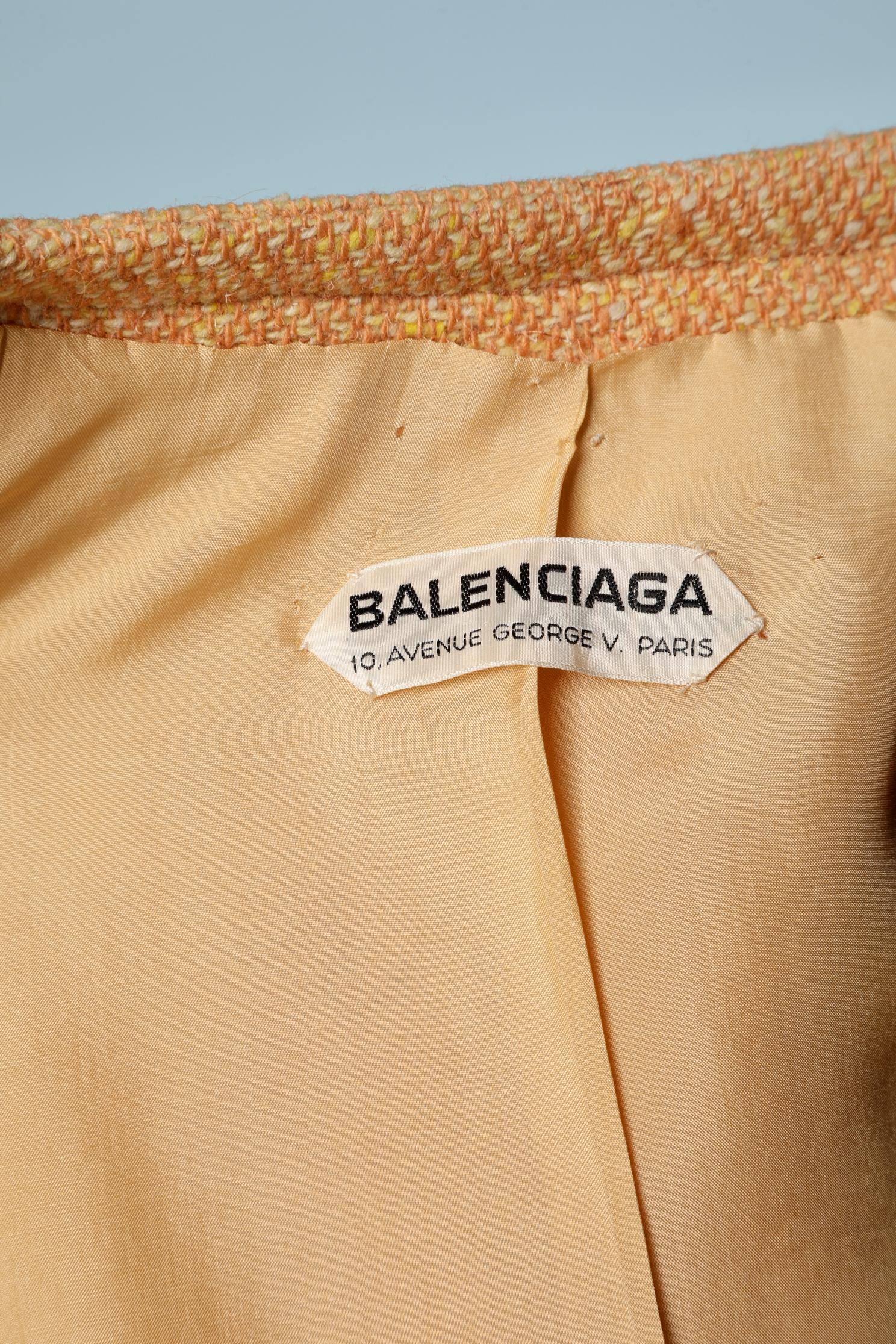 Pfirsichfarbener Tweed-Rockanzug von Balenciaga  im Angebot 3