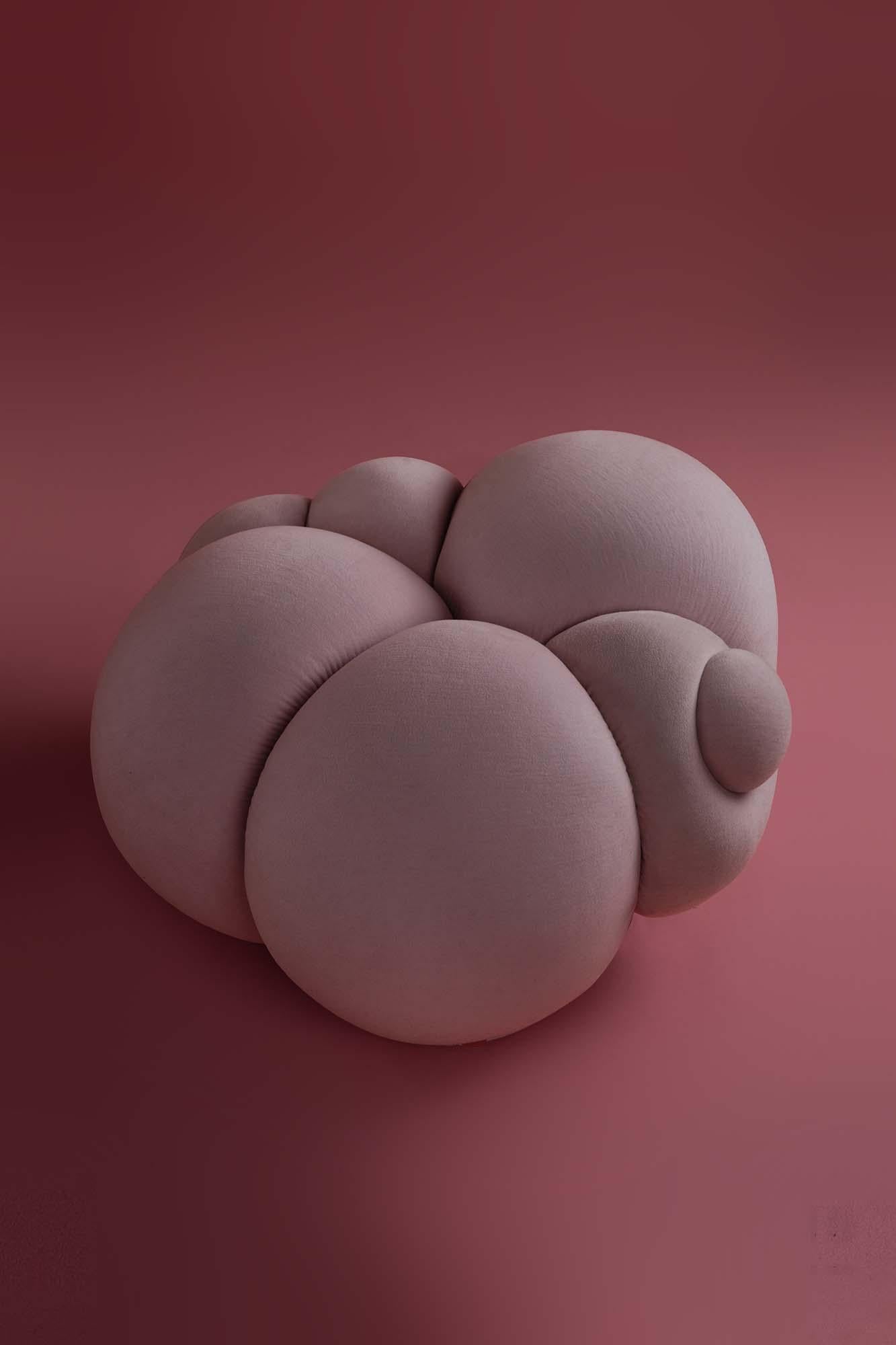 Peaches Pouffe von Lara Bohinc, rosa Samtstoff, organische Form, Hocker im Zustand „Neu“ im Angebot in Holland, AMSTERDAM