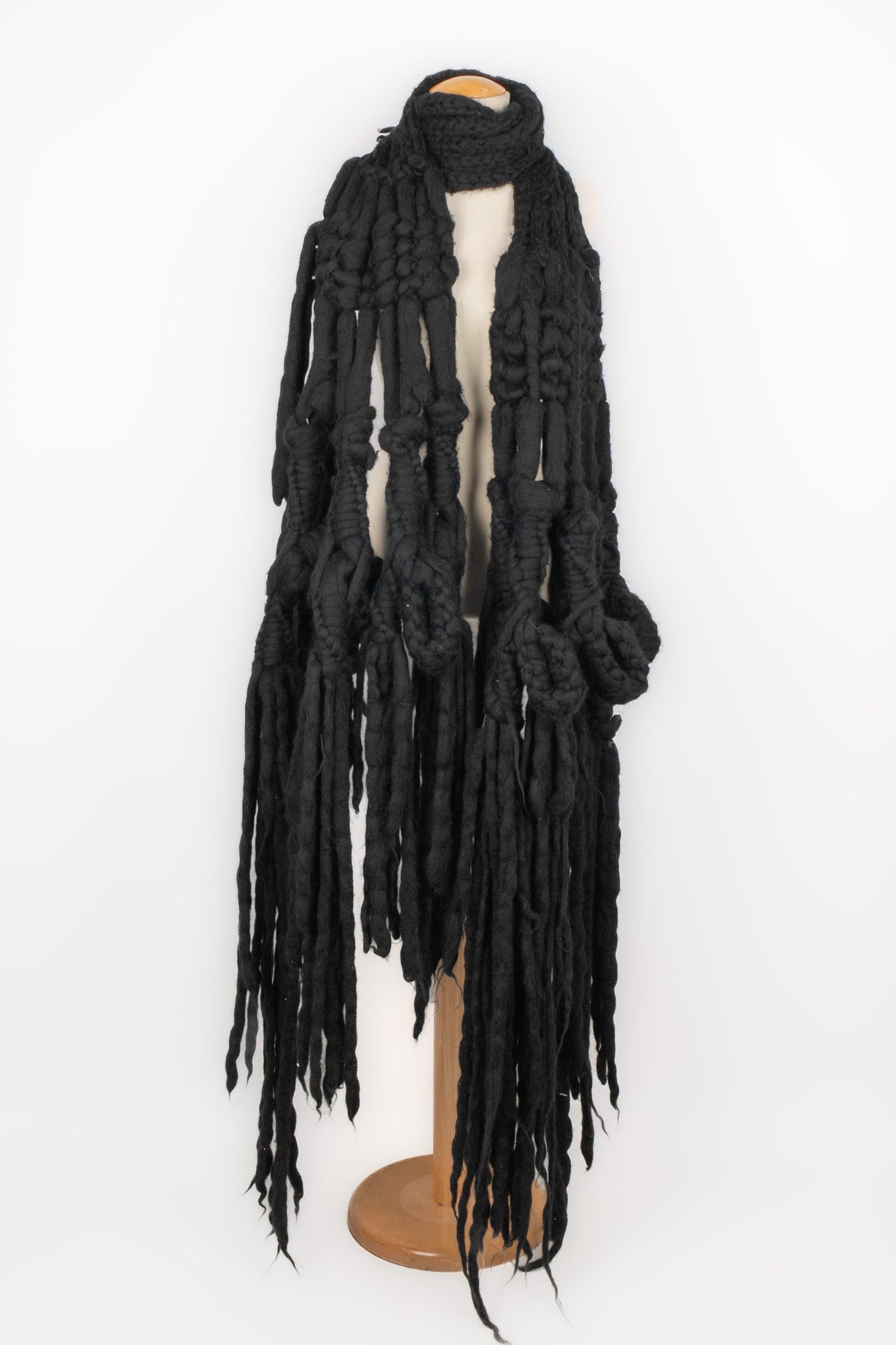 Peachoo+Krejberg - Peachoo + Krejberg long black wool scarf.

Additional information:
Condition: Very good condition
Dimensions: Length: about 320 cm

Seller Reference: ACC98