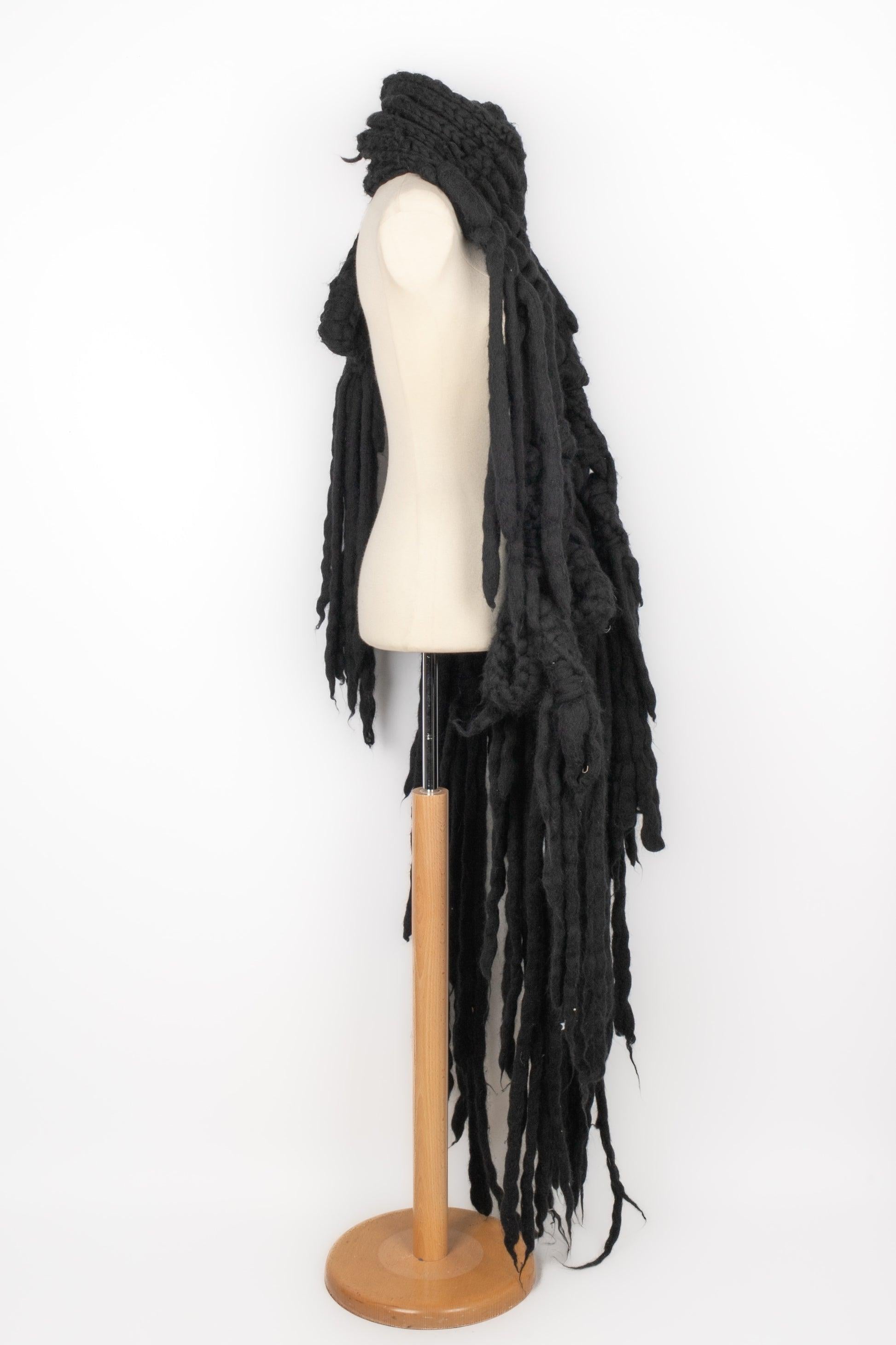 Peachoo+Krejberg Long Black Wool Scarf In Excellent Condition For Sale In SAINT-OUEN-SUR-SEINE, FR