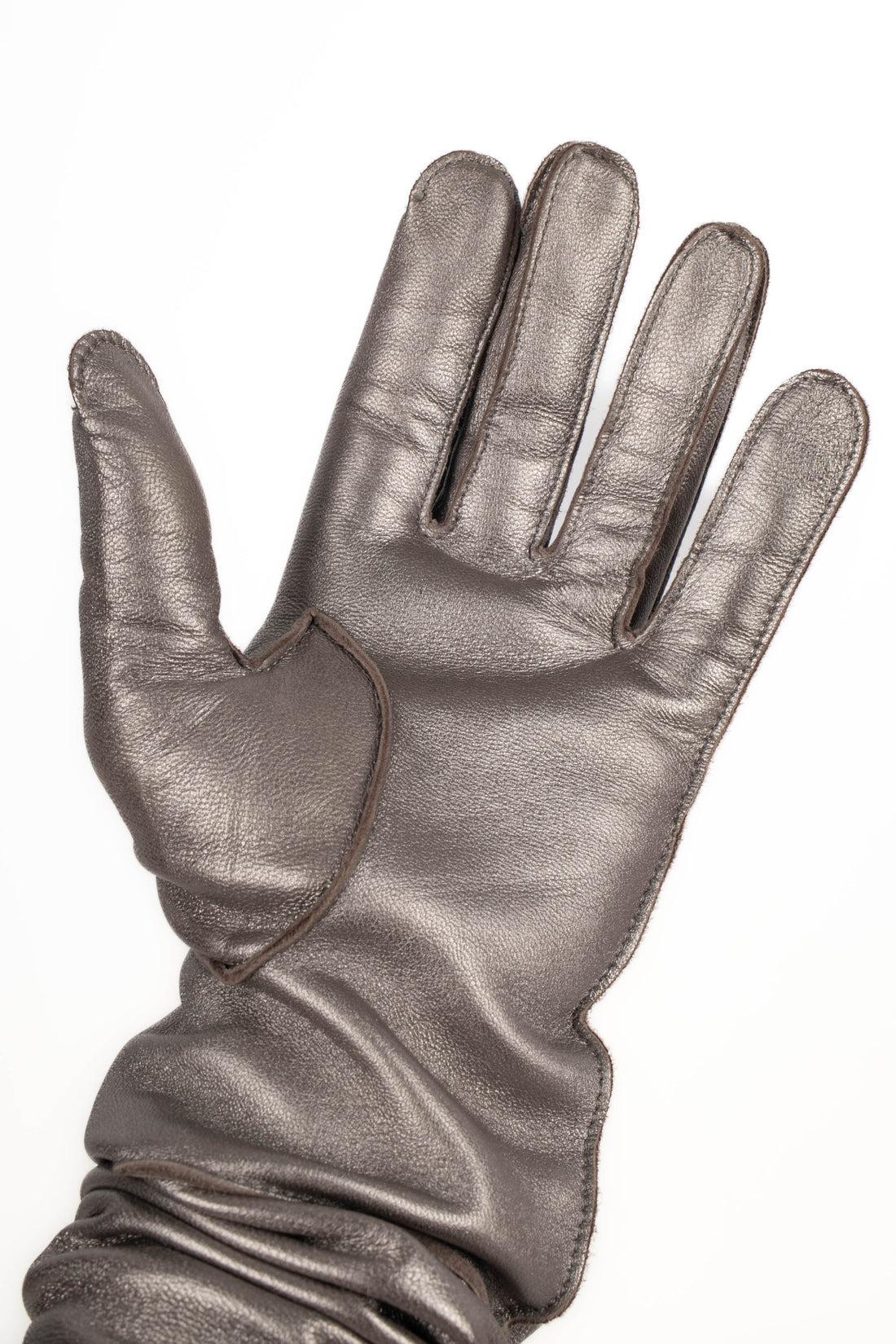 Peachoo+Krejberg Long Silvery Leather Gloves In Excellent Condition For Sale In SAINT-OUEN-SUR-SEINE, FR