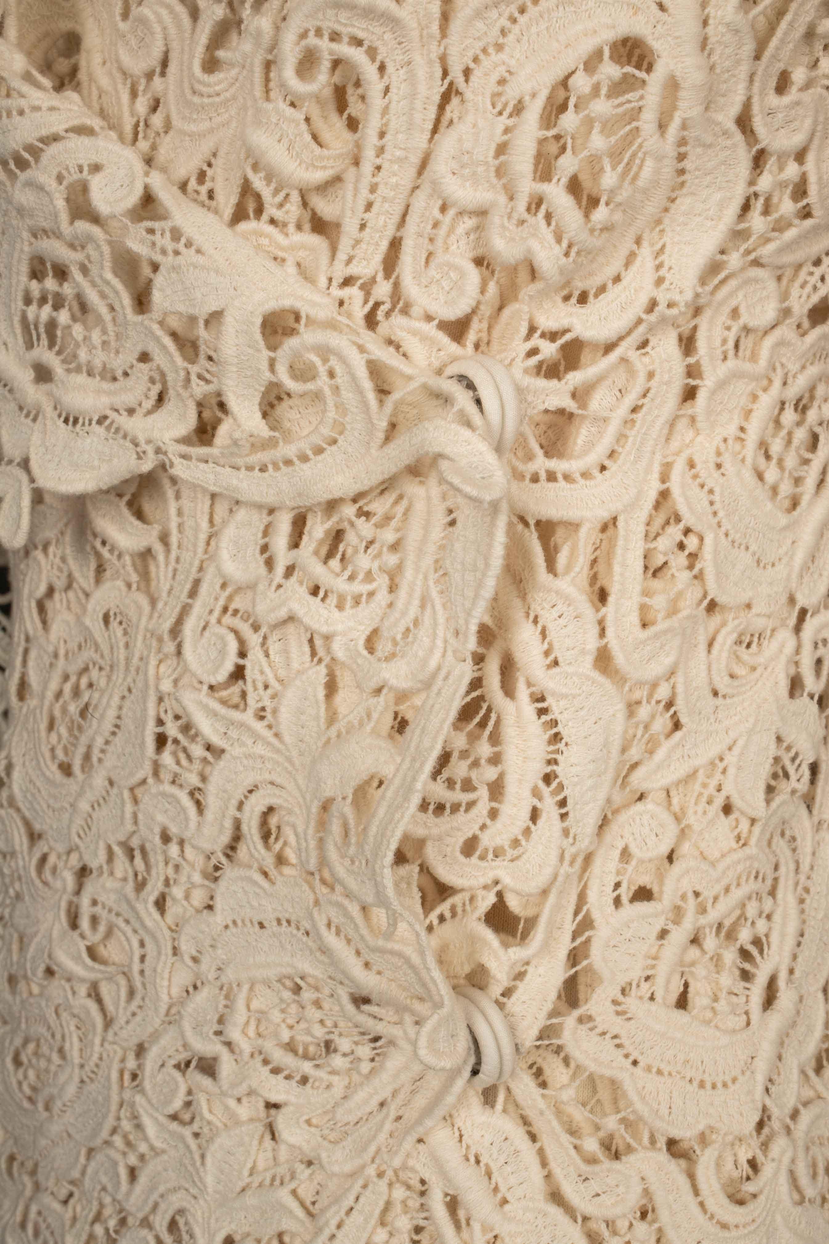 PEACHOO+KREJBERG - White crocheted lace set composed of a dress and a long cardigan. Size S indicated.

Condition:
Very good condition

Dimensions:
Dress: Chest: 45 cm - Max. length: 126 cm // Cardigan: Length: 200 cm

SKU:FT55


Peachoo +