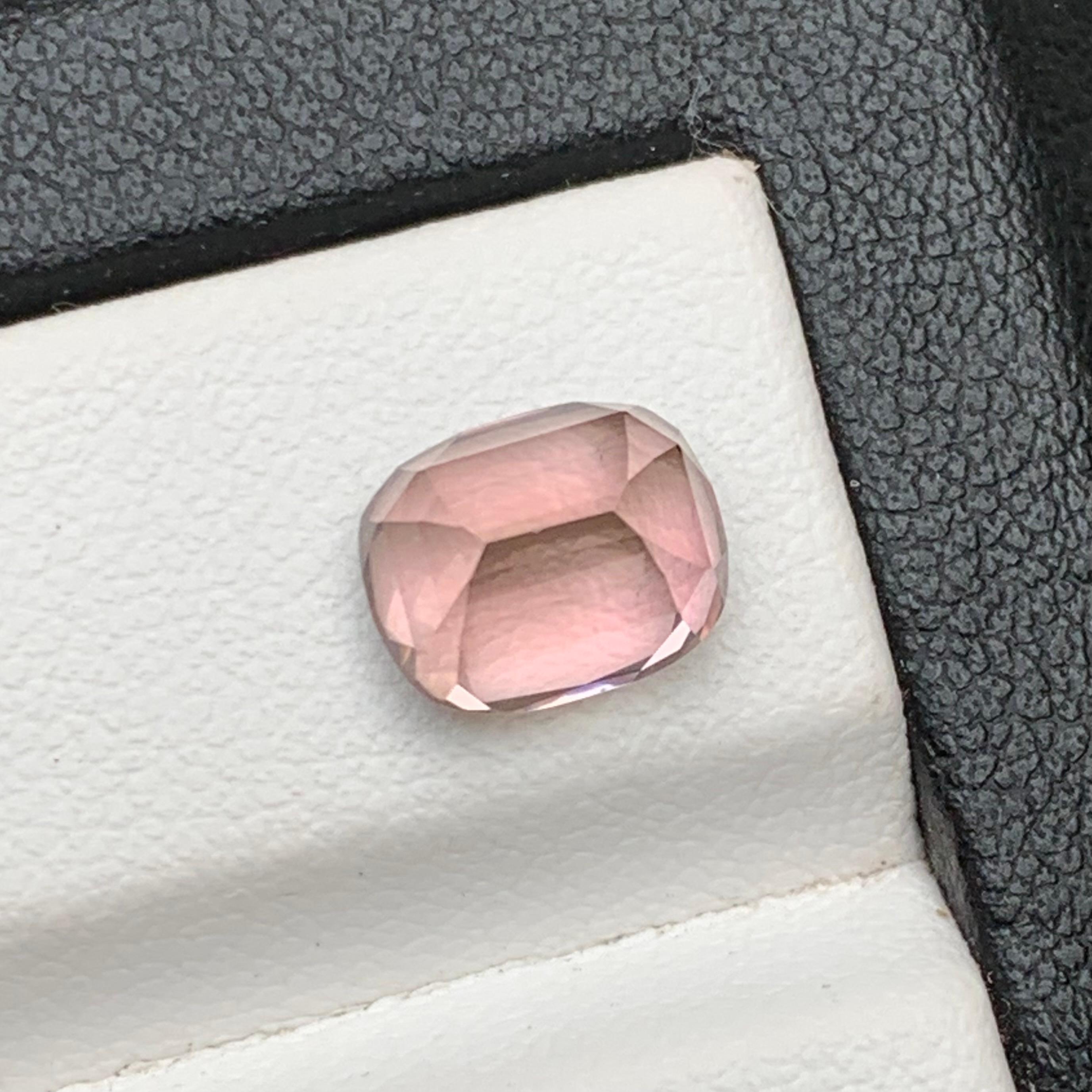Peachy Beige Natural Tourmaline Ring Loose Gemstone 2.95 Ct Cushion Cut-Jewelry In New Condition For Sale In Peshawar, PK