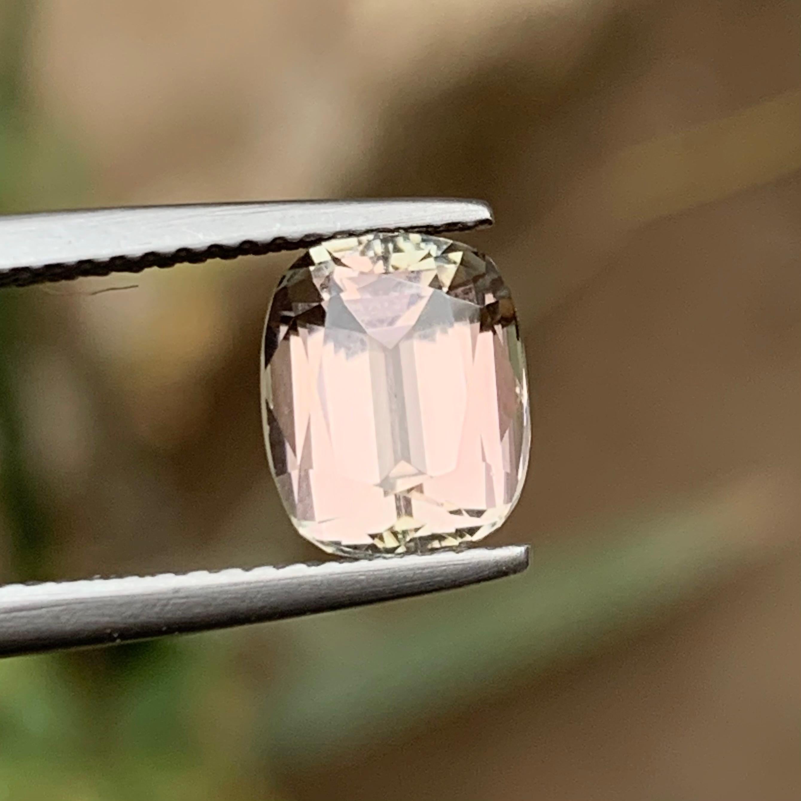 Women's or Men's Peachy Beige Natural Tourmaline Ring Loose Gemstone 2.95 Ct Cushion Cut-Jewelry For Sale