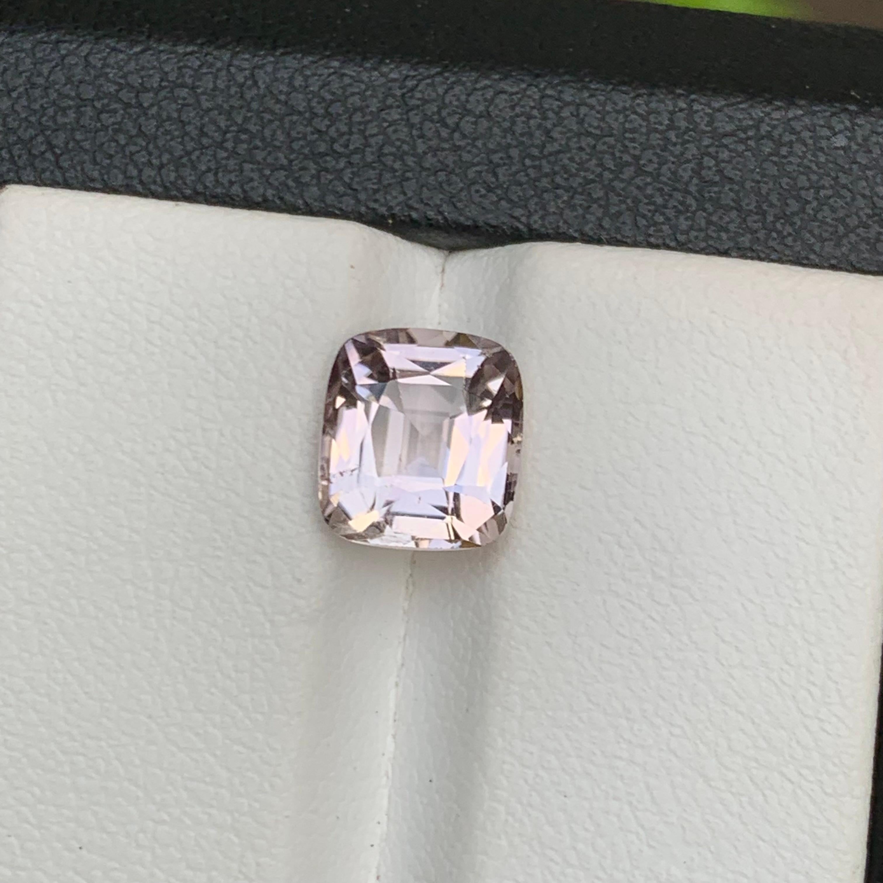 Anillo de turmalina natural tono melocotón, 2,40 ct talla cojín para joyería en venta 6