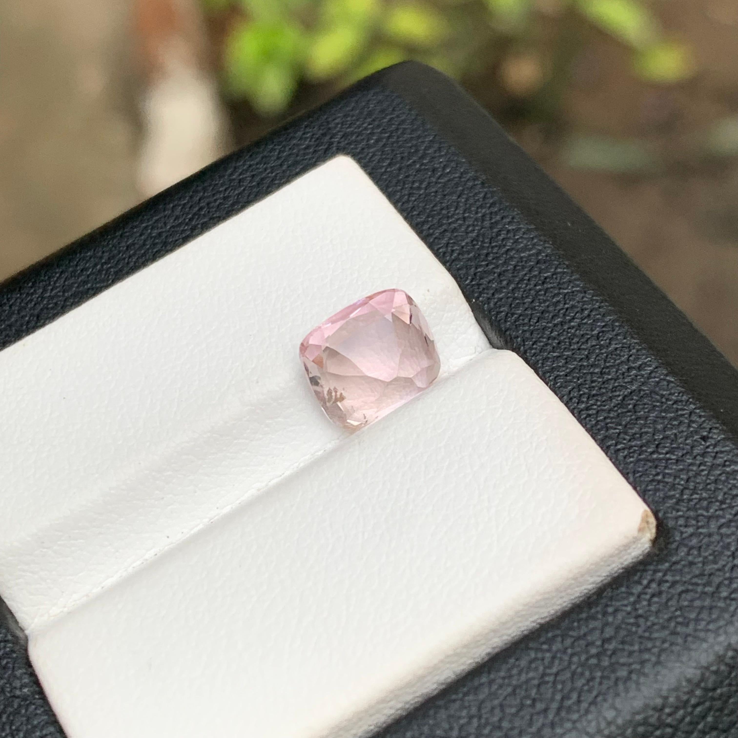 Anillo de turmalina natural tono melocotón, 2,40 ct talla cojín para joyería en Nuevo estado para la venta en Peshawar, PK