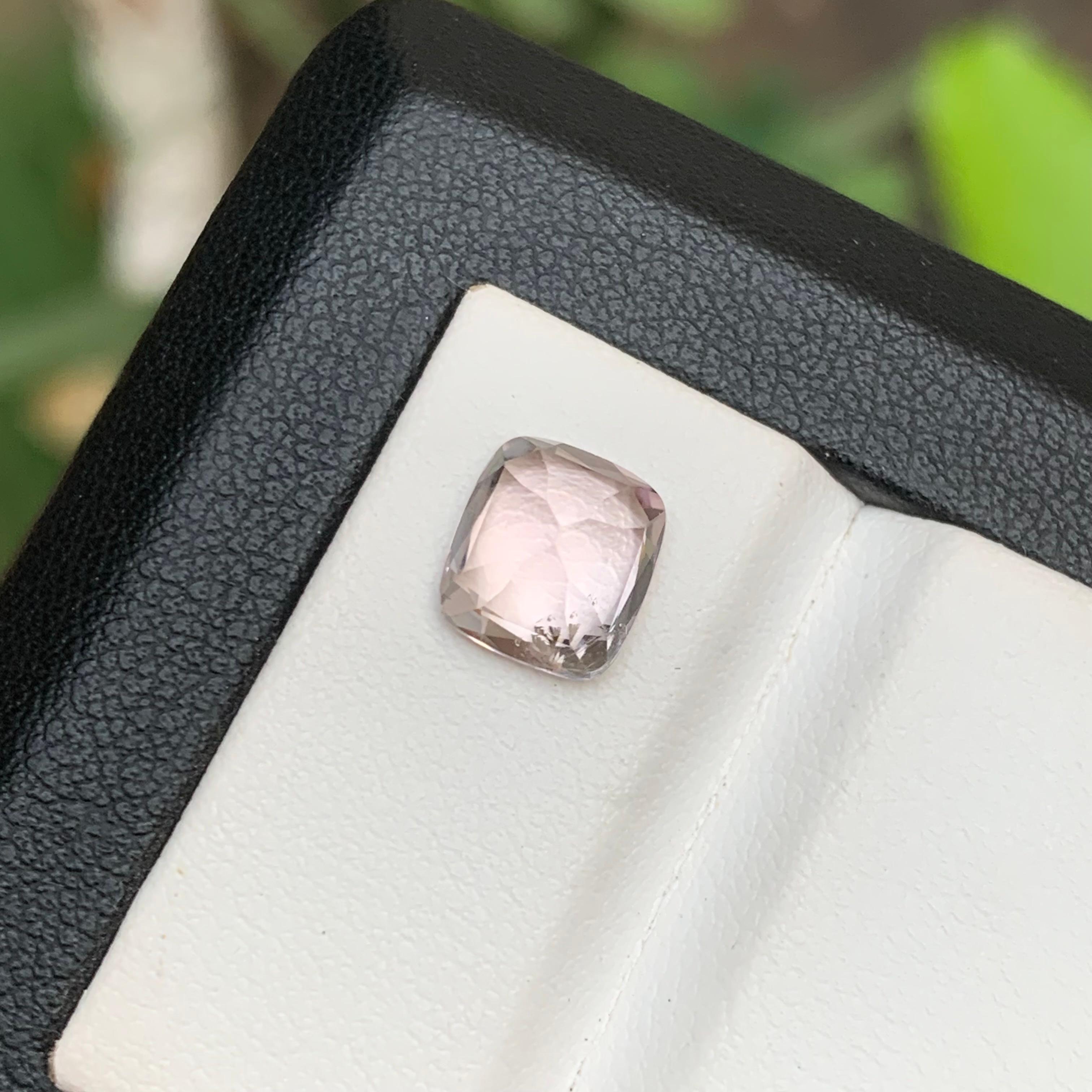 Femenino o masculino Anillo de turmalina natural tono melocotón, 2,40 ct talla cojín para joyería en venta