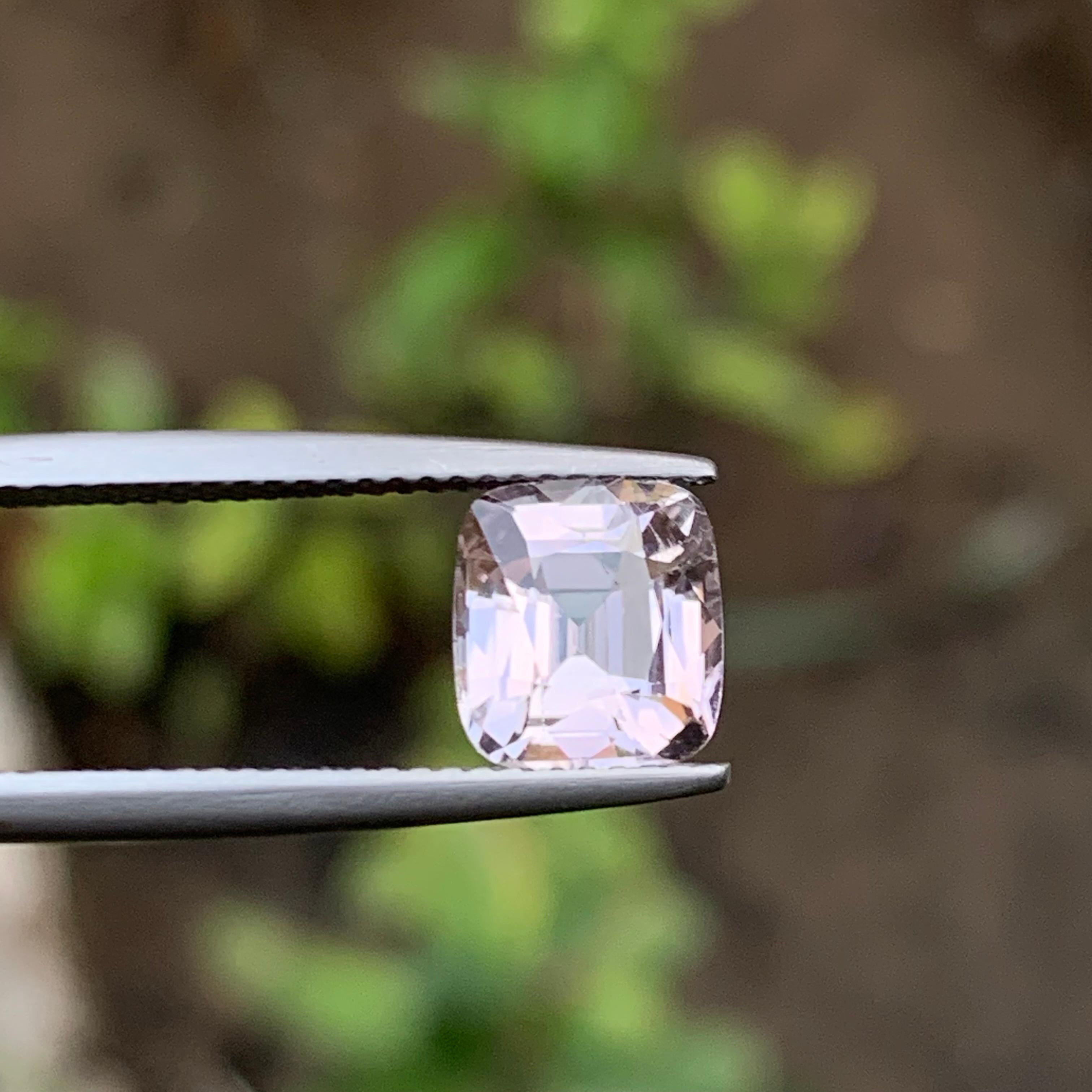 Anillo de turmalina natural tono melocotón, 2,40 ct talla cojín para joyería en venta 2