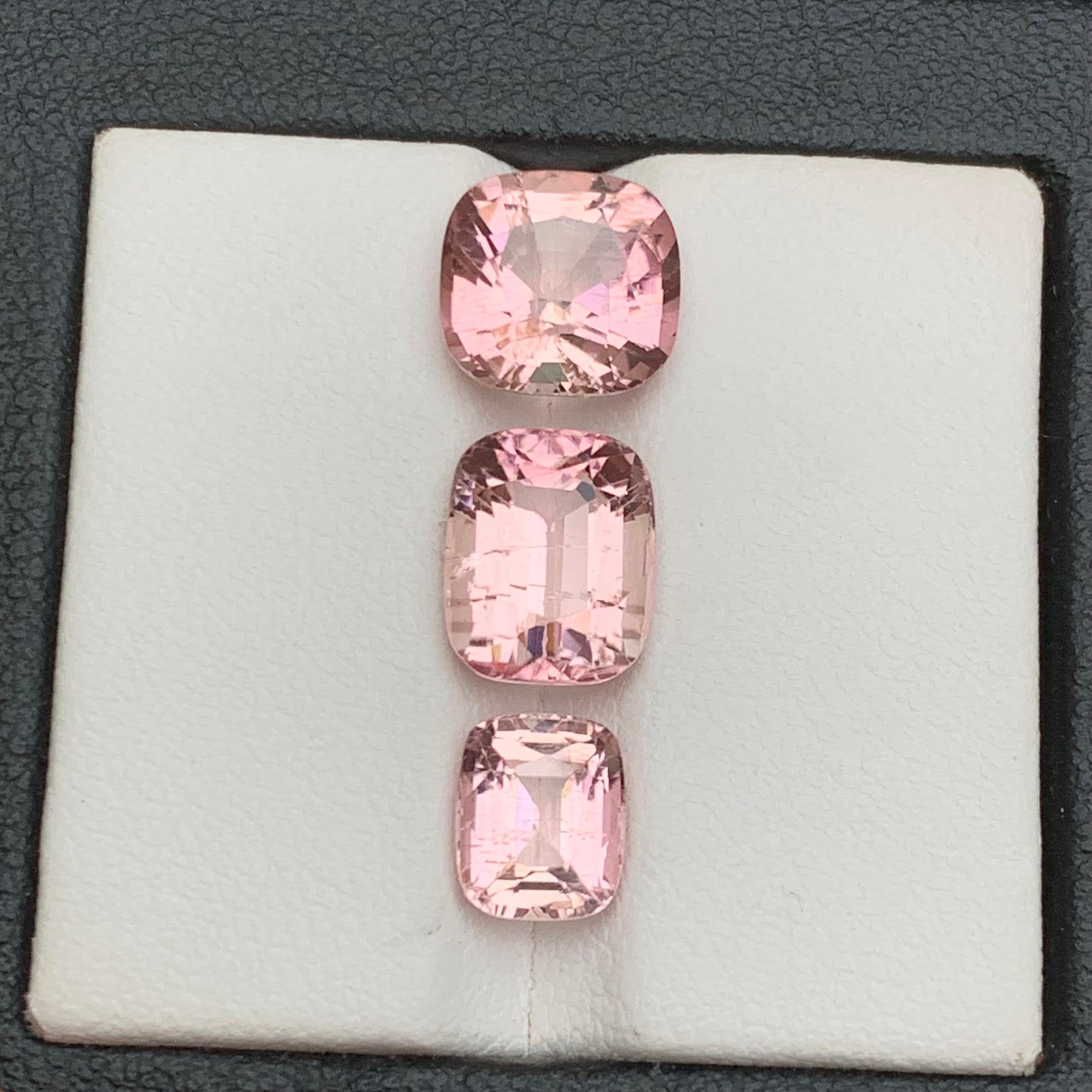 Schmuck mit losen Edelsteinen im Kissenschliff in pfirsichfarbenem, rosafarbenem, natürlichem Turmalin und 8.30 Karat im Angebot 5
