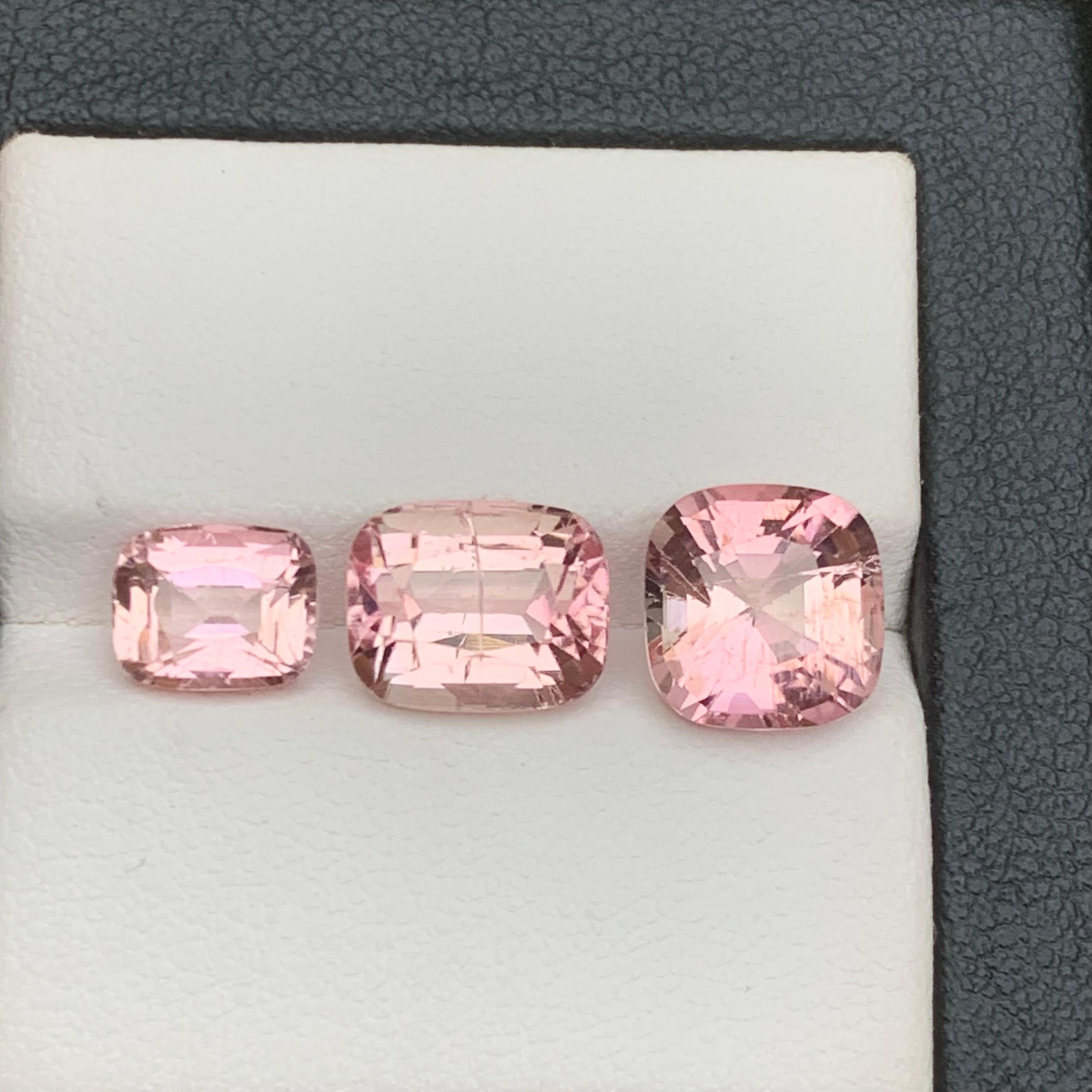Schmuck mit losen Edelsteinen im Kissenschliff in pfirsichfarbenem, rosafarbenem, natürlichem Turmalin und 8.30 Karat im Zustand „Neu“ im Angebot in Peshawar, PK