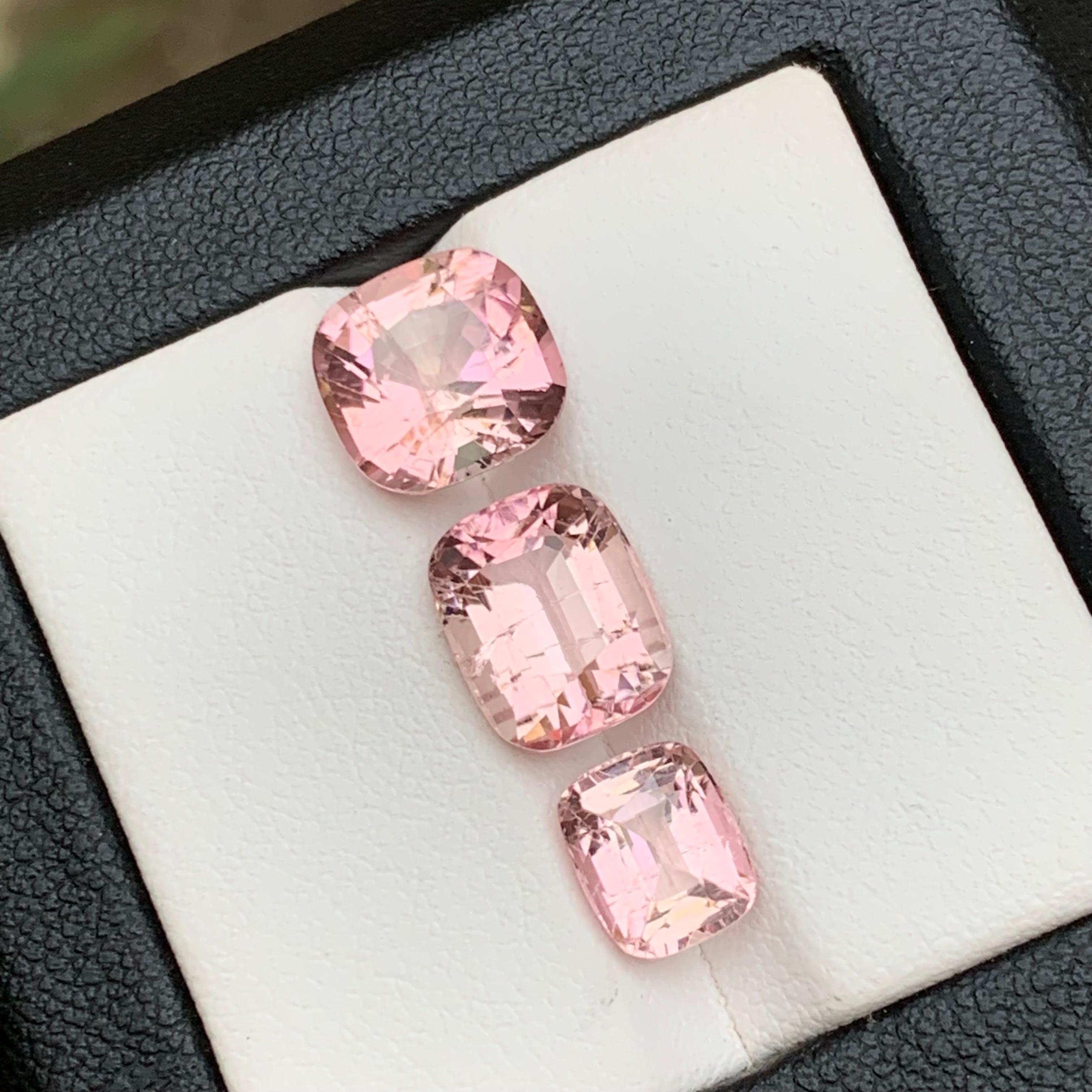 Schmuck mit losen Edelsteinen im Kissenschliff in pfirsichfarbenem, rosafarbenem, natürlichem Turmalin und 8.30 Karat im Angebot 2