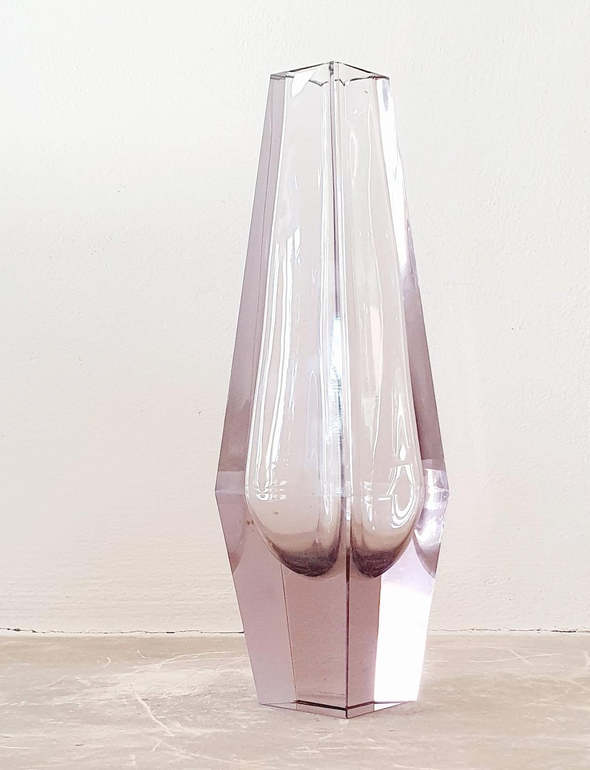 Mid-20th Century Italian Peach Coloured Murano Glass Geometric Vase by Mandruzzato, 1960