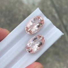 Paire de bijoux en morganite naturelle rose pêche de 23,60 carats