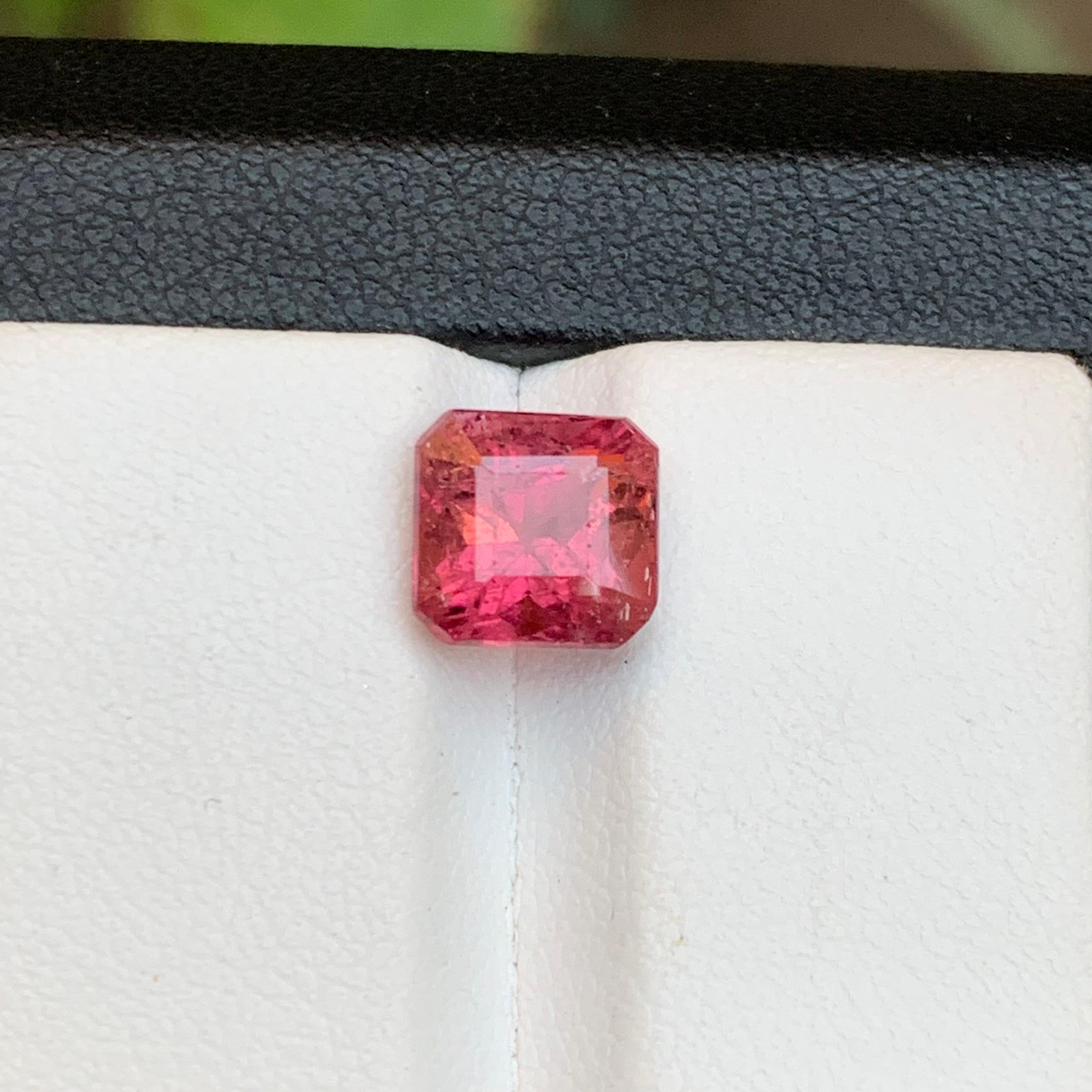 Anello con tormalina rubellite naturale rosa pesca 2,60 carati taglio smeraldo in vendita 3
