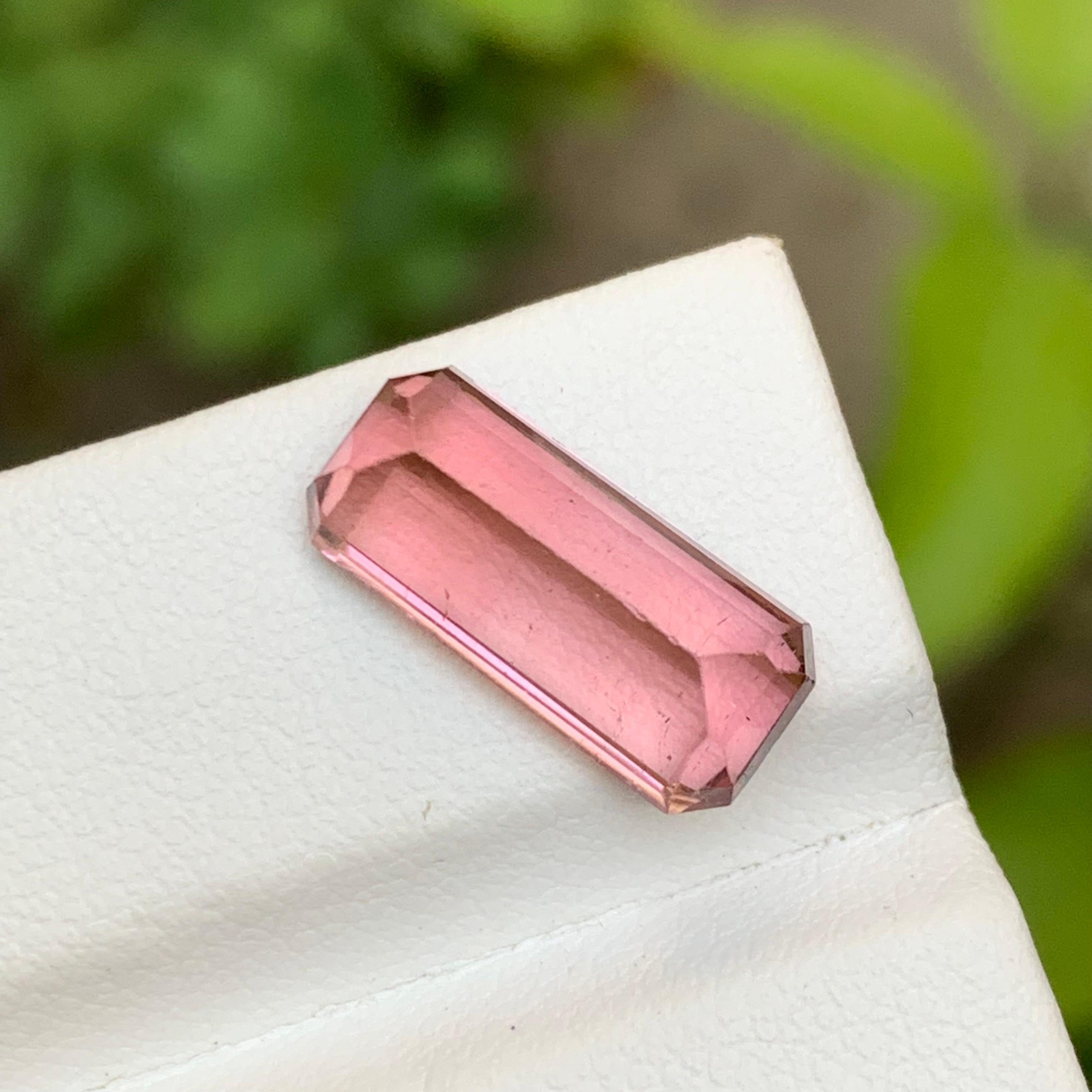 Gema turmalina natural rosa melocotón 5,90 ct talla esmeralda  Anillo Colgante Joya en venta 2