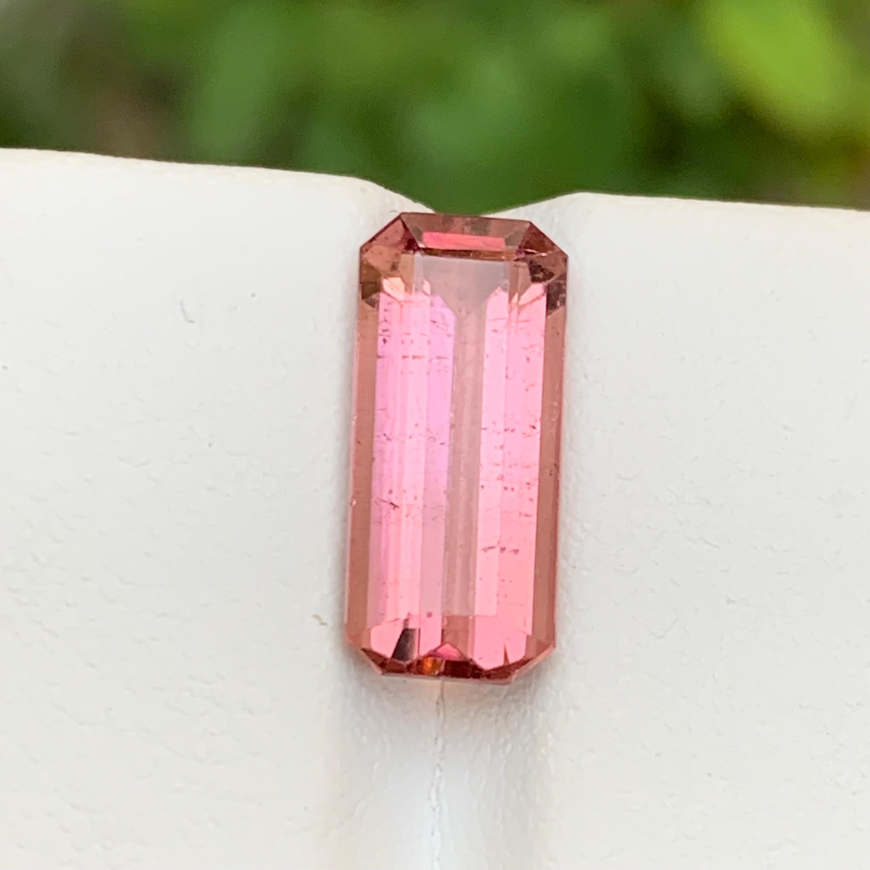 Gema turmalina natural rosa melocotón 5,90 ct talla esmeralda  Anillo Colgante Joya en venta 3
