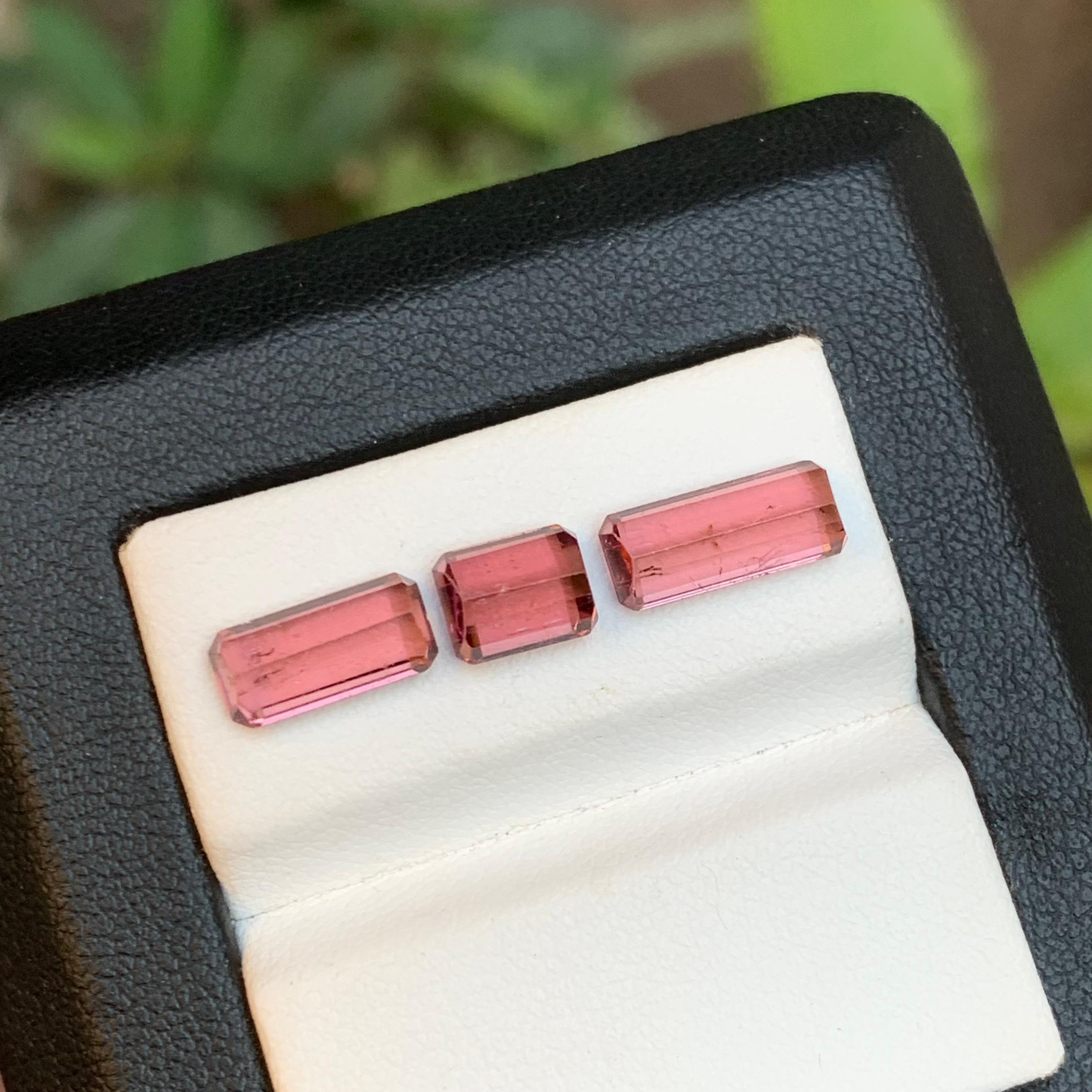 Peachy Pink Natural Tourmaline Loose Gemstones Lot 4.95 Ct Emerald Cut-Jewelry In New Condition For Sale In Peshawar, PK