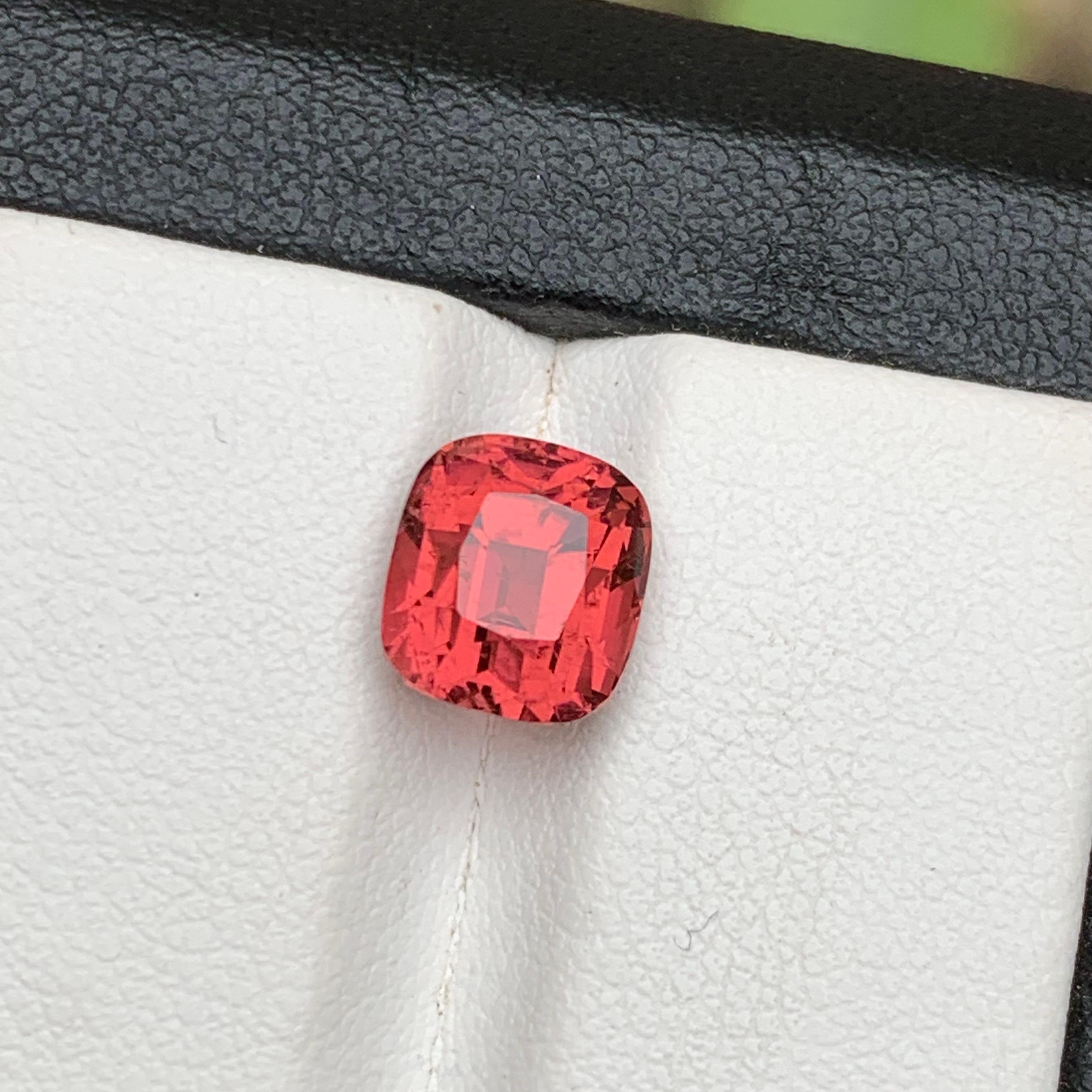 Peachy Pink Natural Tourmaline Ring Loose Gemstone 3.30 Ct Cushion Cut-Jewelry In New Condition For Sale In Peshawar, PK